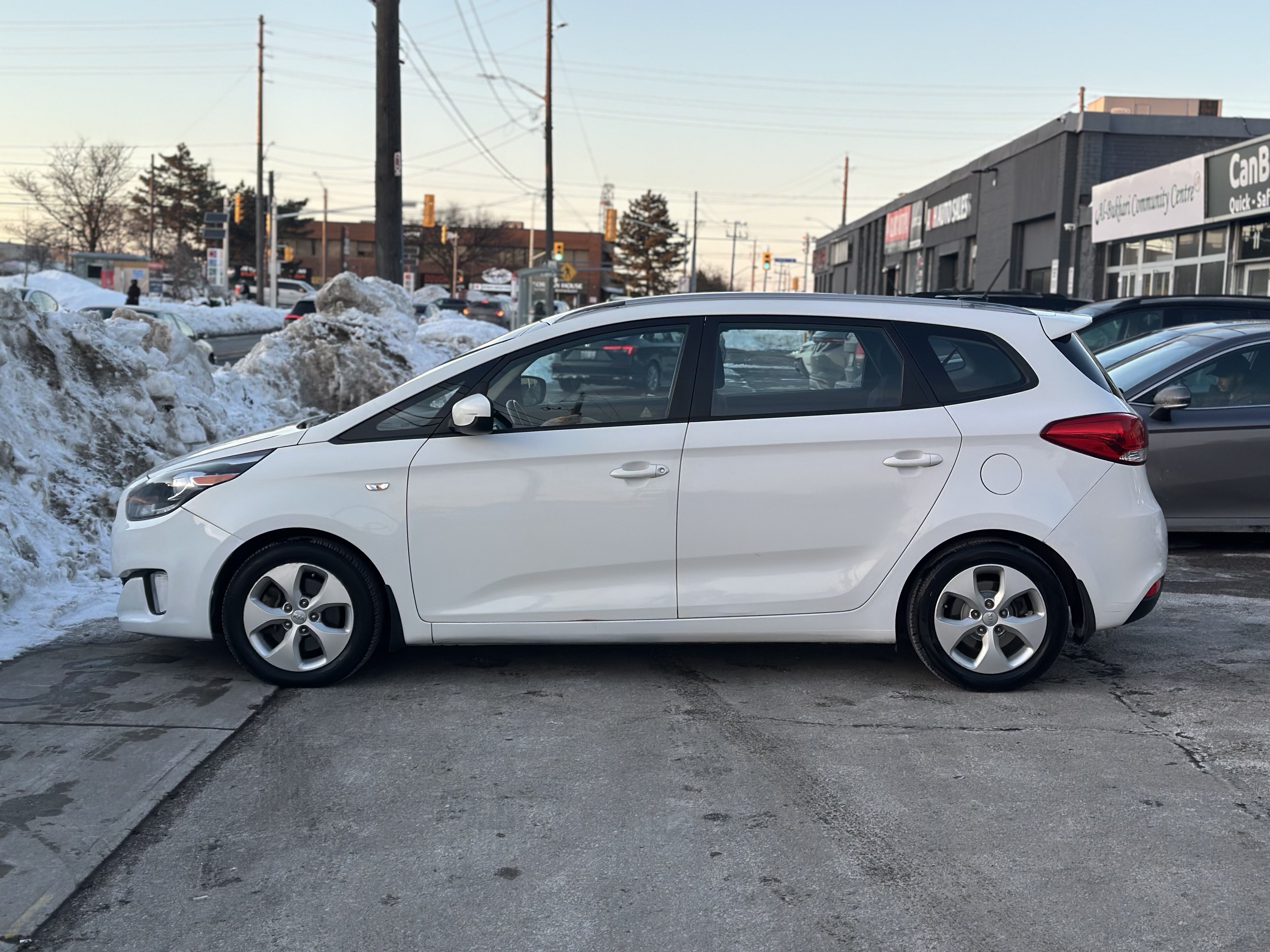 /autocainc/2014-Kia-Rondo-27320074186185406.jpg