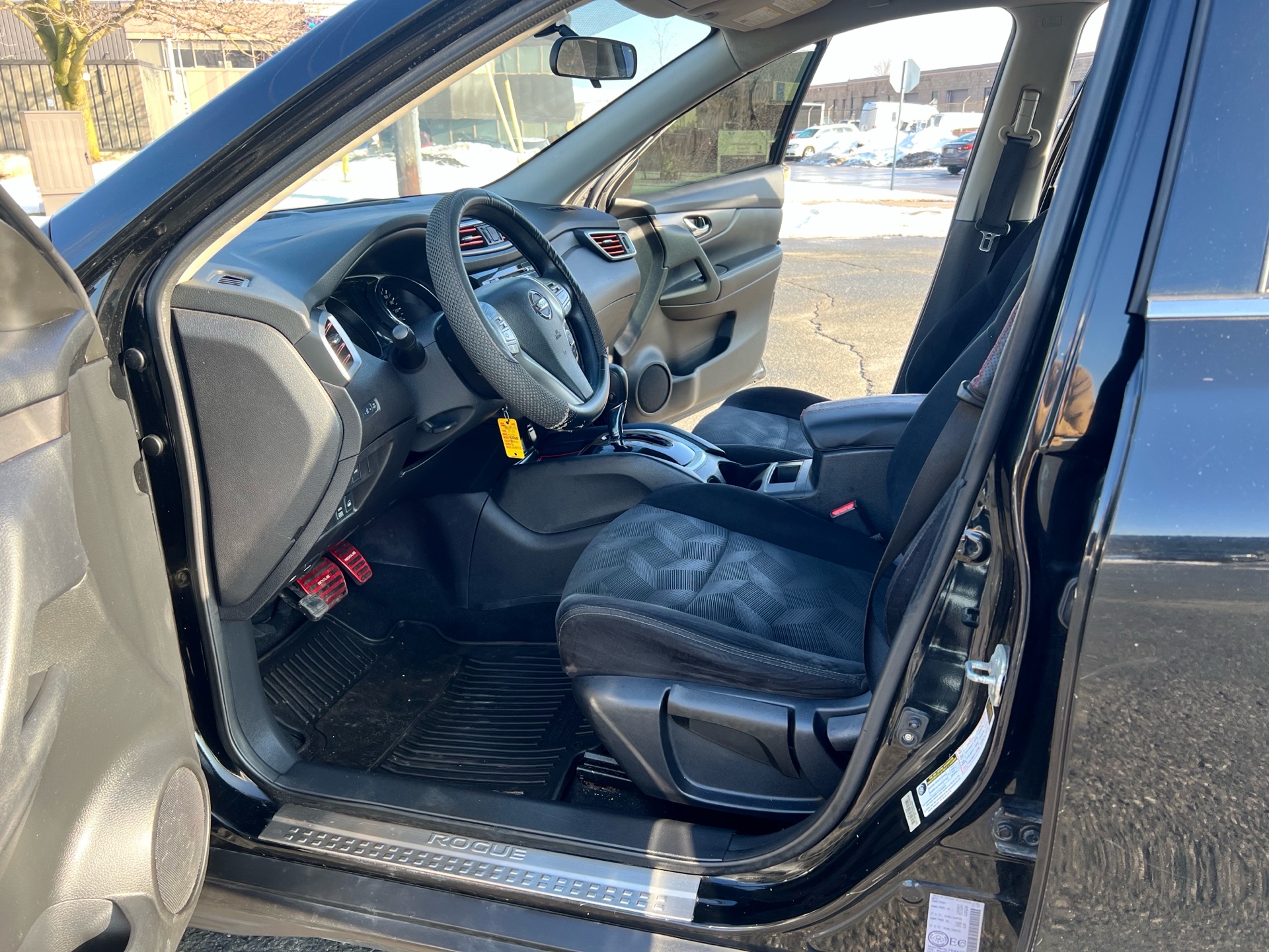/autocainc/2014-Nissan-Rogue-5979955095605549.jpg