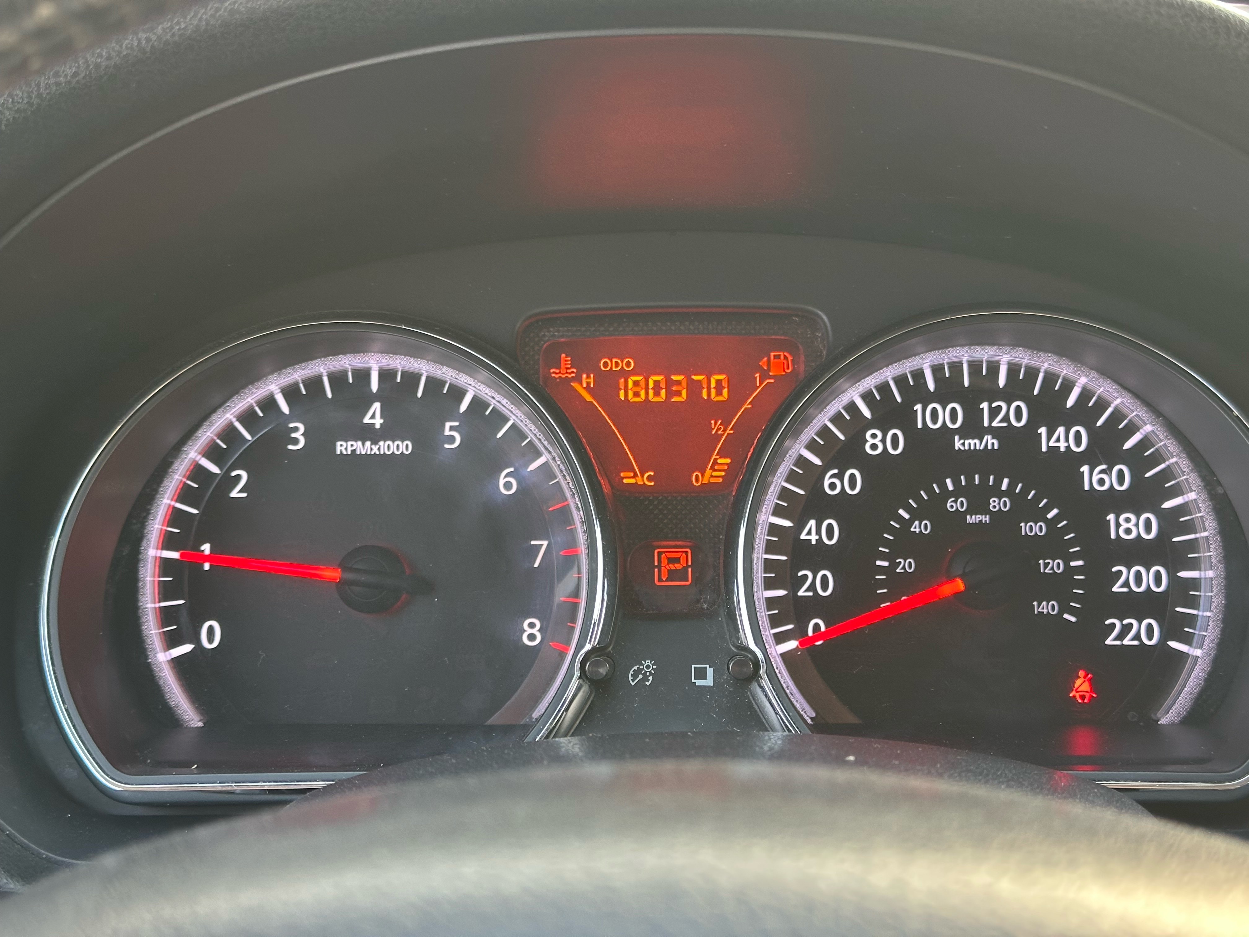 /autocainc/2014-Nissan-VersaNote-30272608721205785.jpg