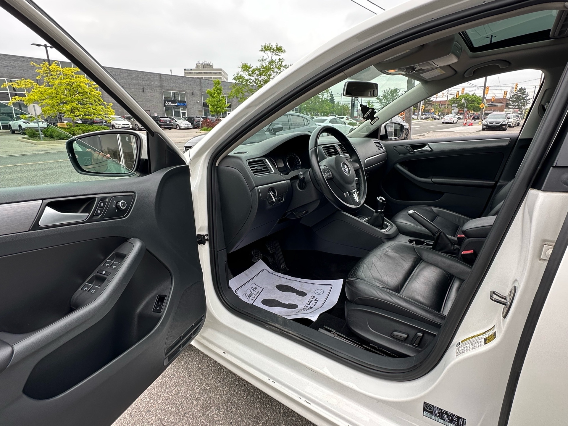 /autocainc/2014-Volkswagen-Jetta-42934352395528386.jpg