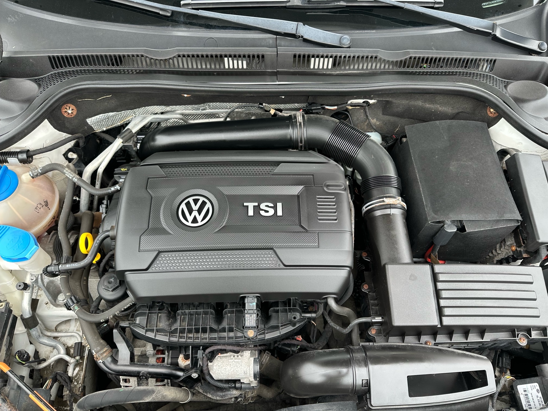 /autocainc/2014-Volkswagen-Jetta-8330646634575454.jpg