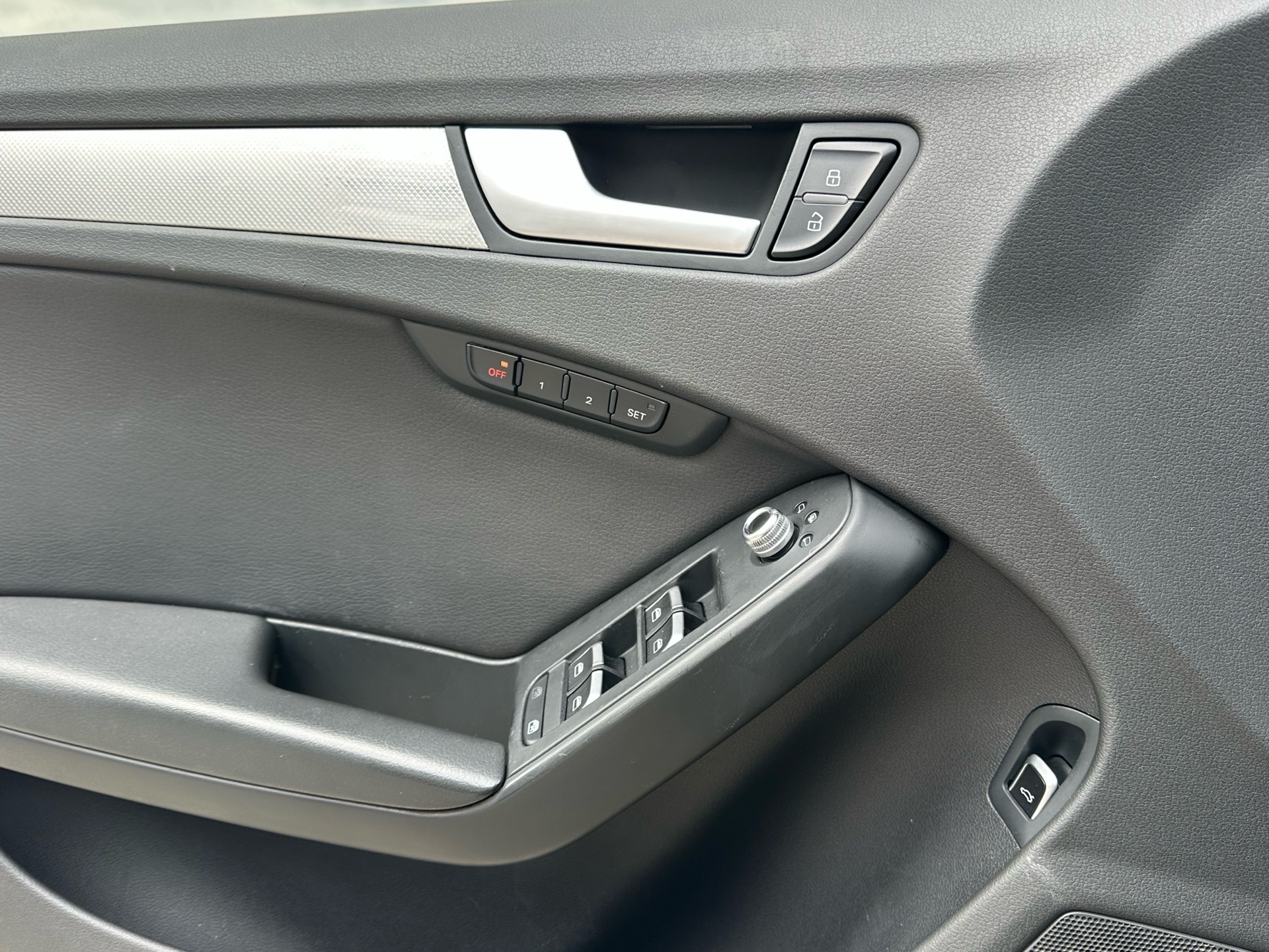 /autocainc/2015-Audi-A4-2012142110523445.jpg