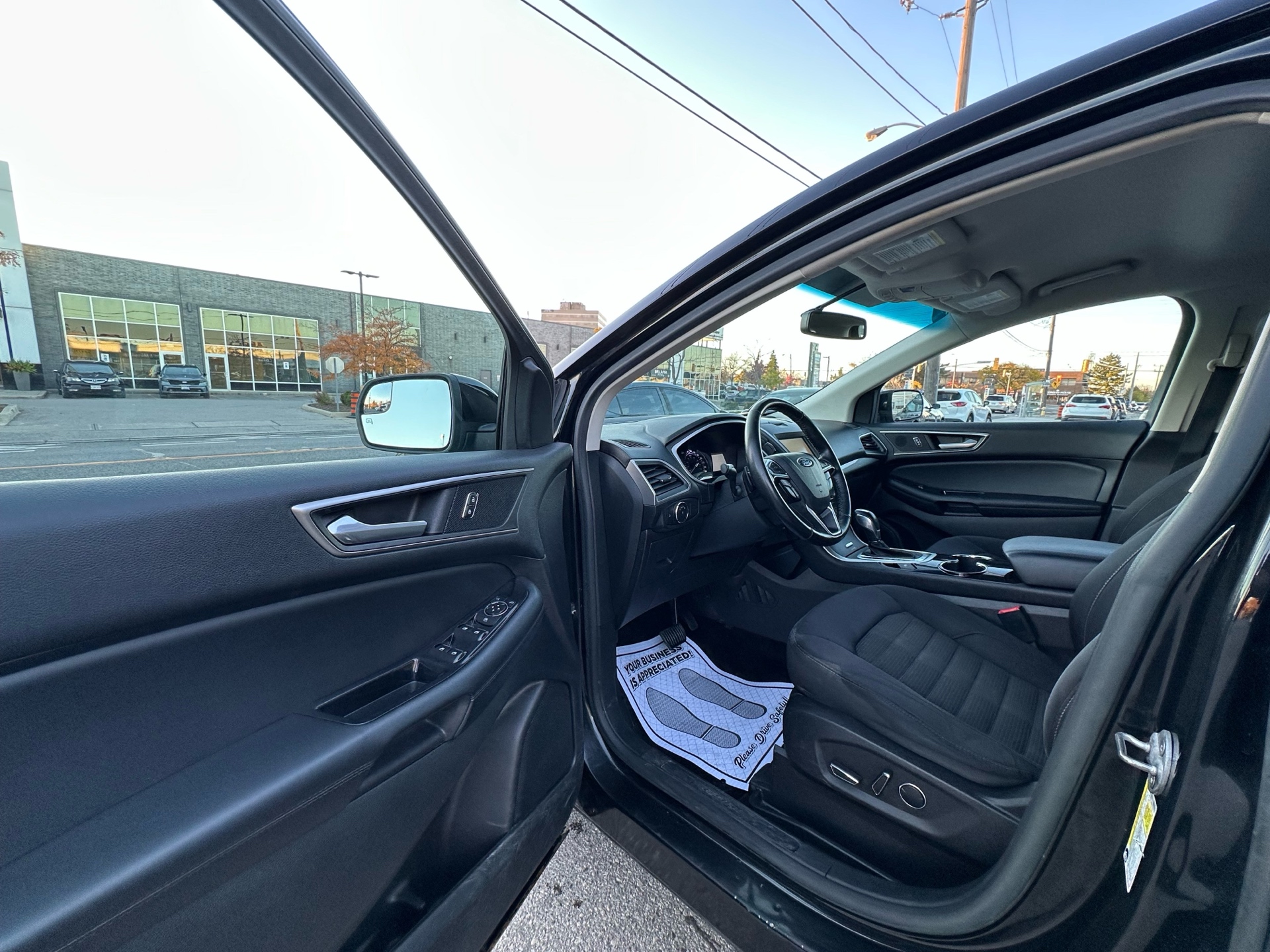 /autocainc/2015-Ford-Edge-09696861850445249.jpg