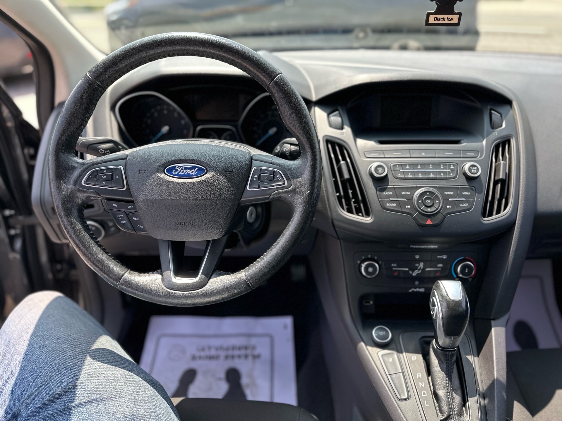 /autocainc/2015-Ford-Focus-09931053105322896.jpg
