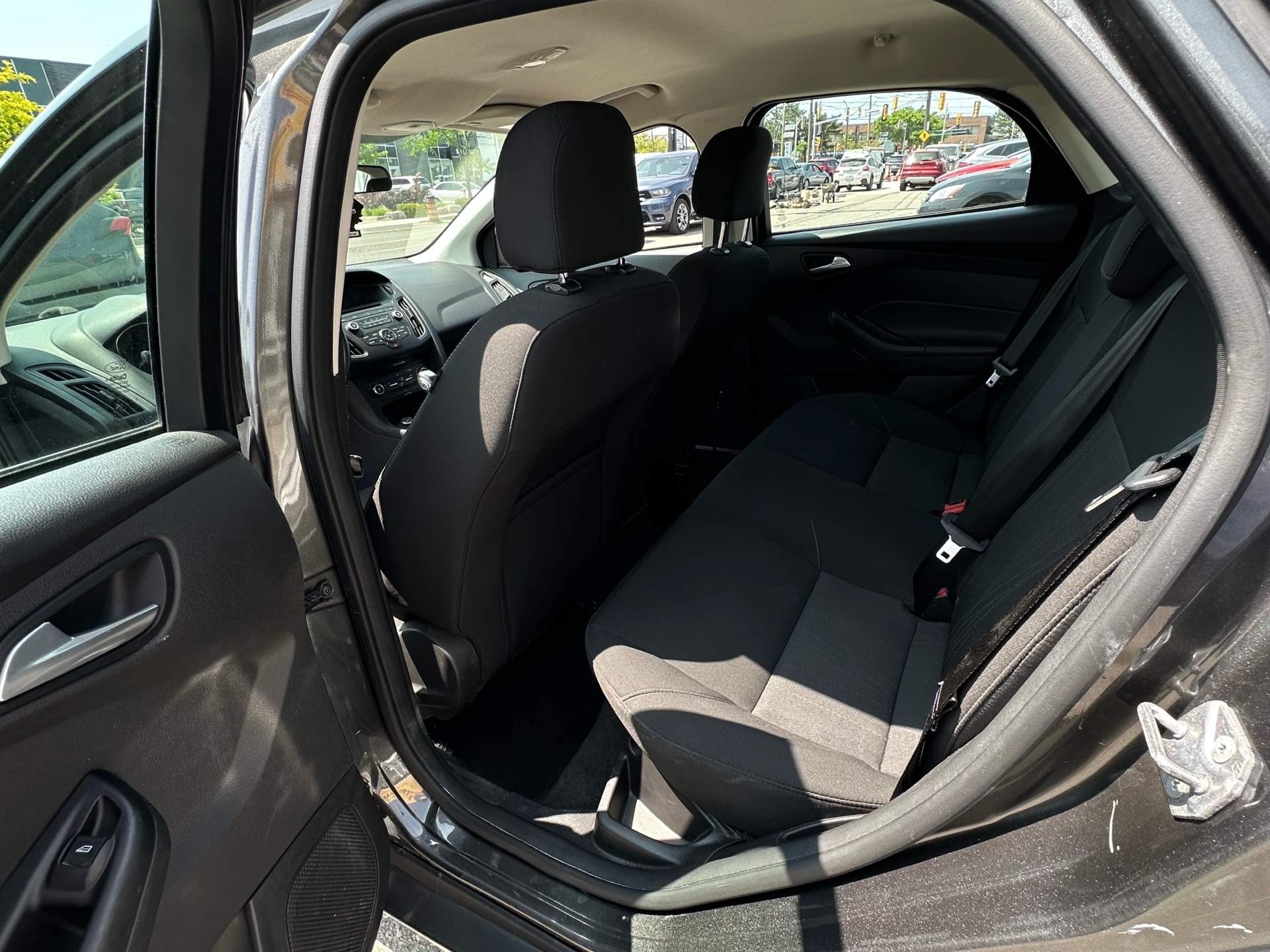 /autocainc/2015-Ford-Focus-4826365415806919.jpg
