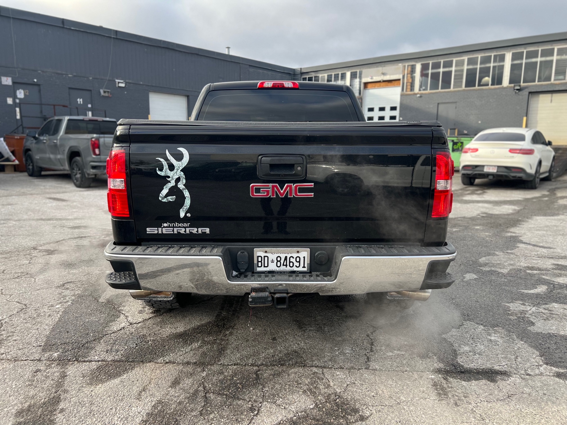 /autocainc/2015-GMC-Sierra1500-9057937101125926.jpg