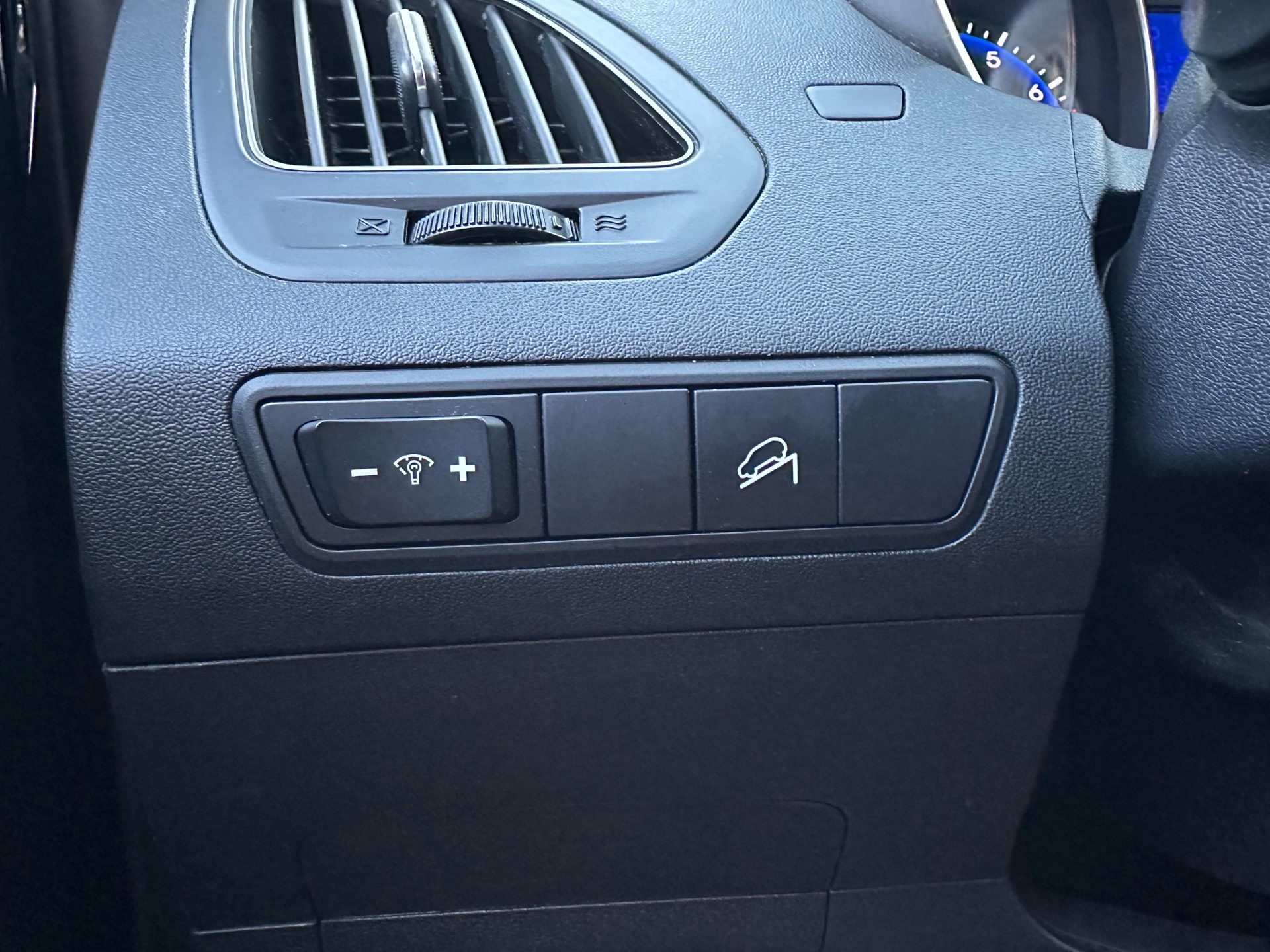 /autocainc/2015-Hyundai-Tucson-4436018932887733.jpg