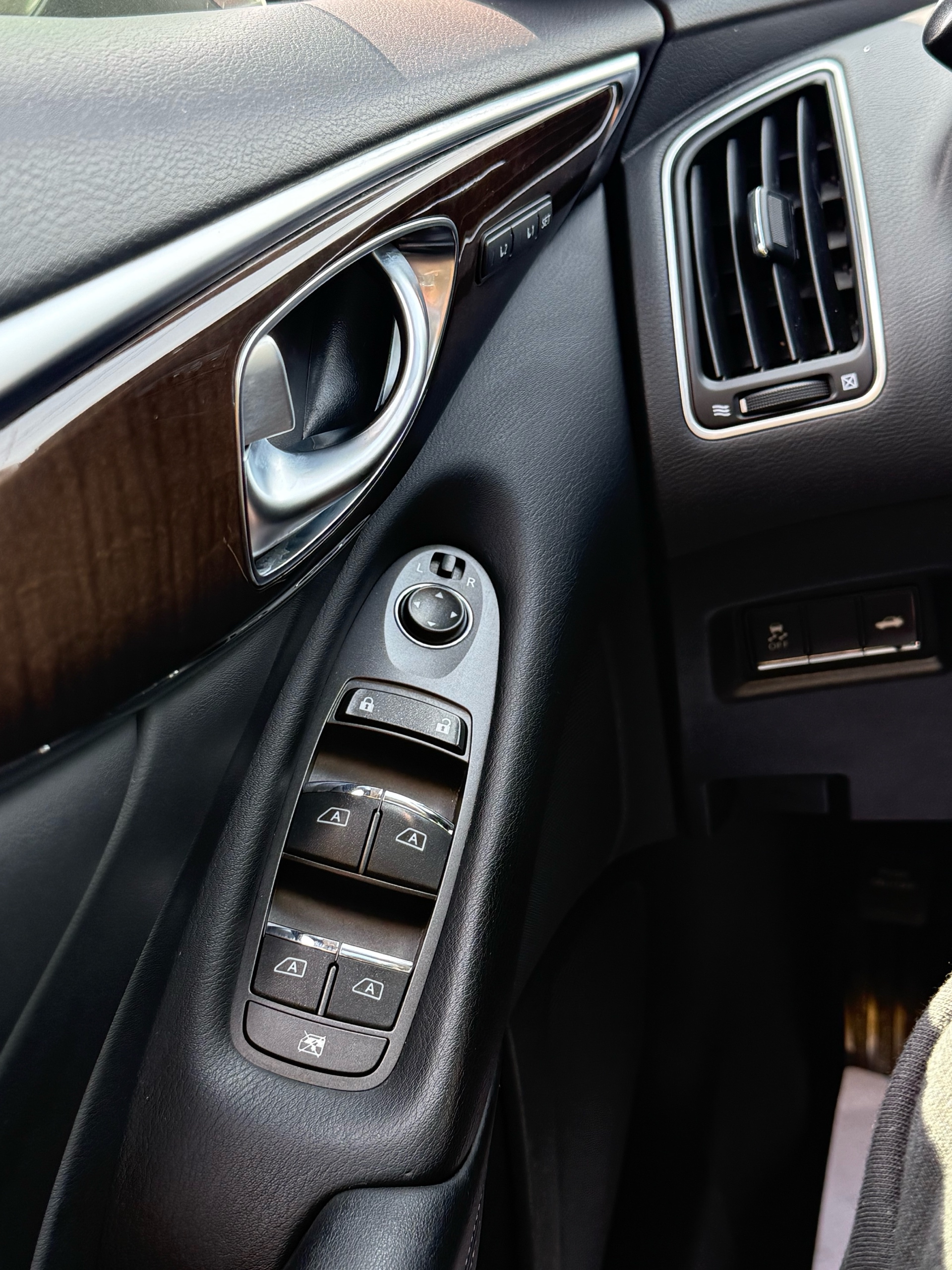 /autocainc/2015-INFINITI-Q50-5115351085304933.jpg