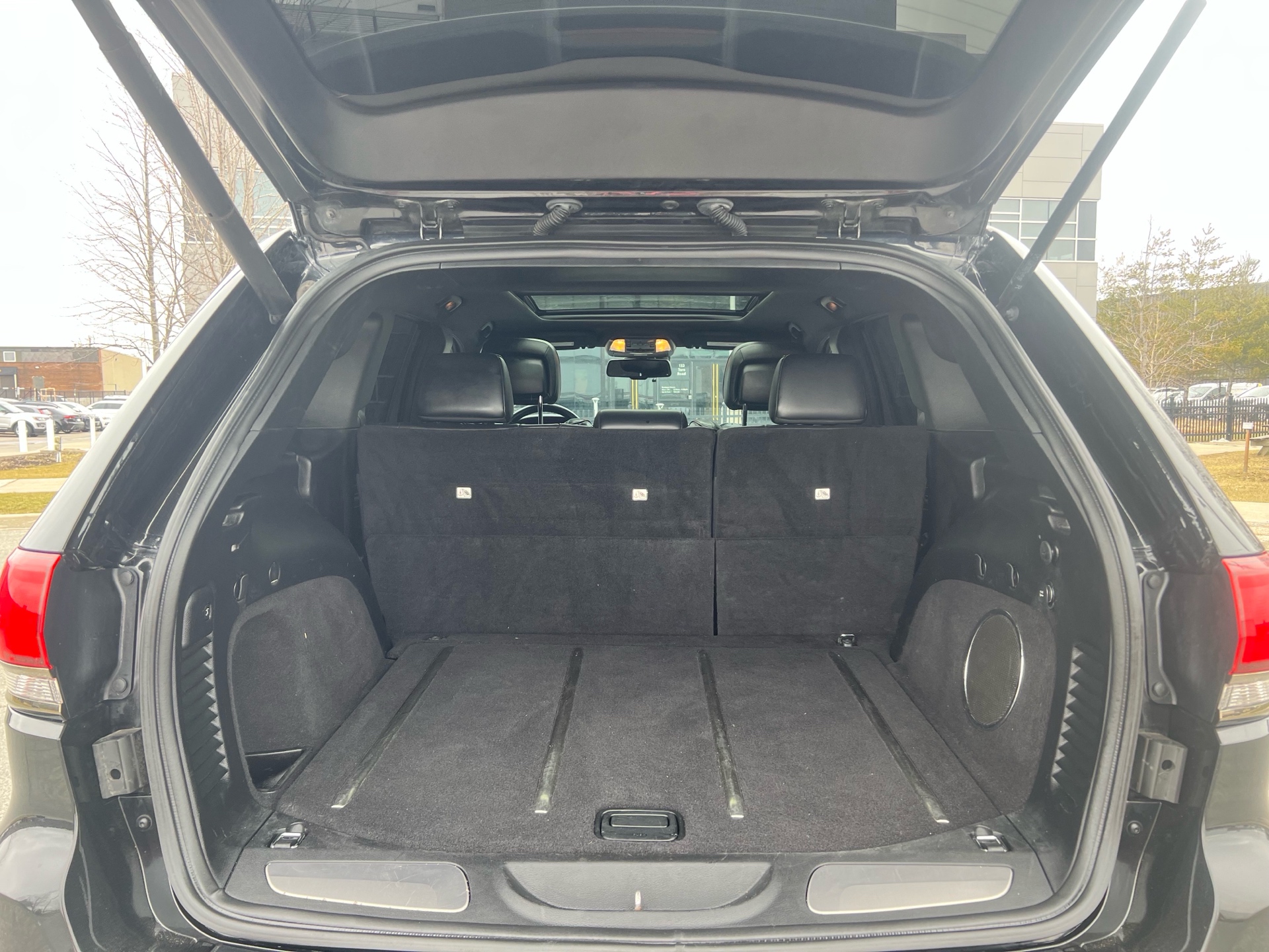 /autocainc/2015-Jeep-GrandCherokee-32376610014885765.jpg