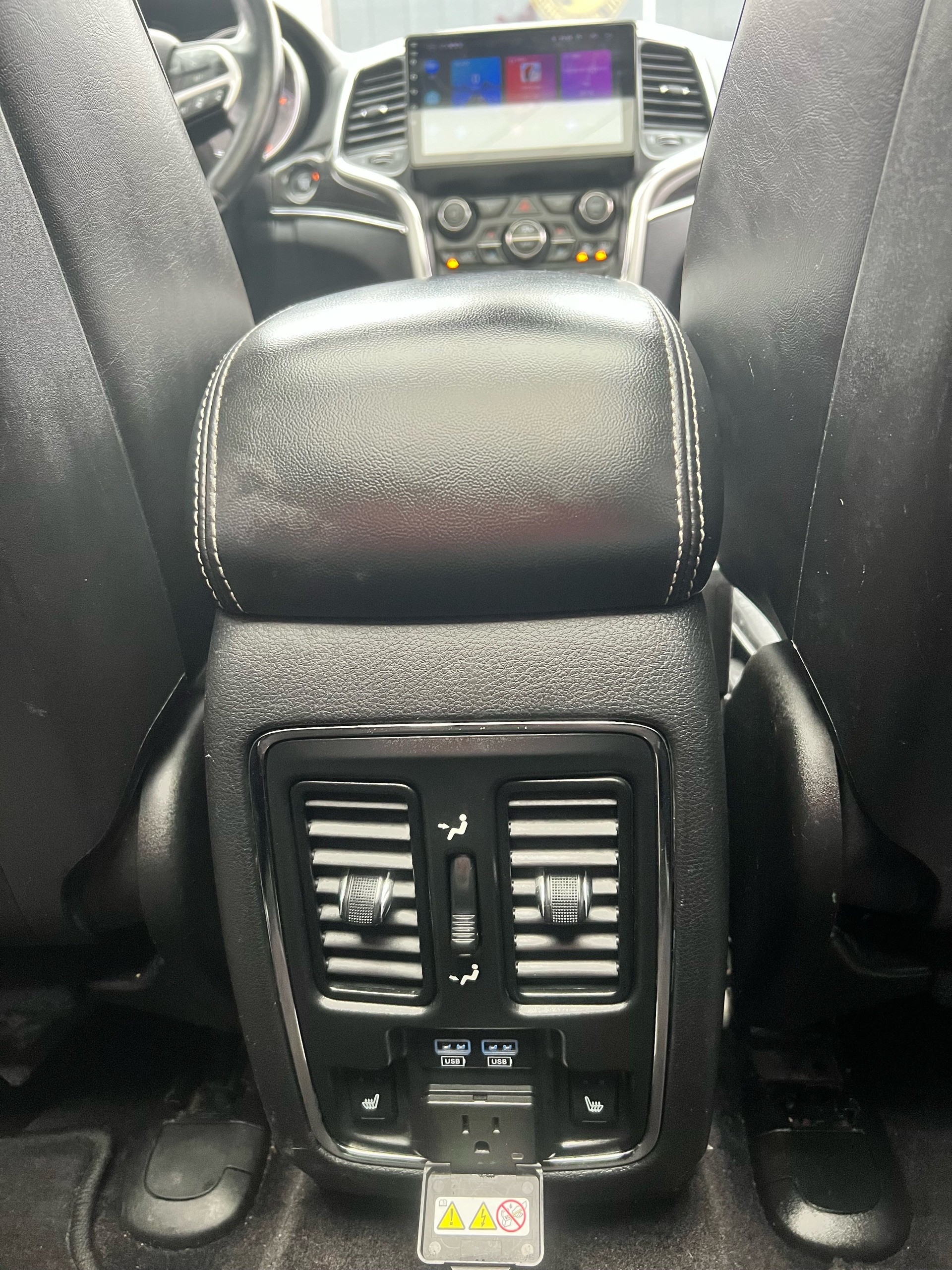 /autocainc/2015-Jeep-GrandCherokee-5262483321073443.jpg