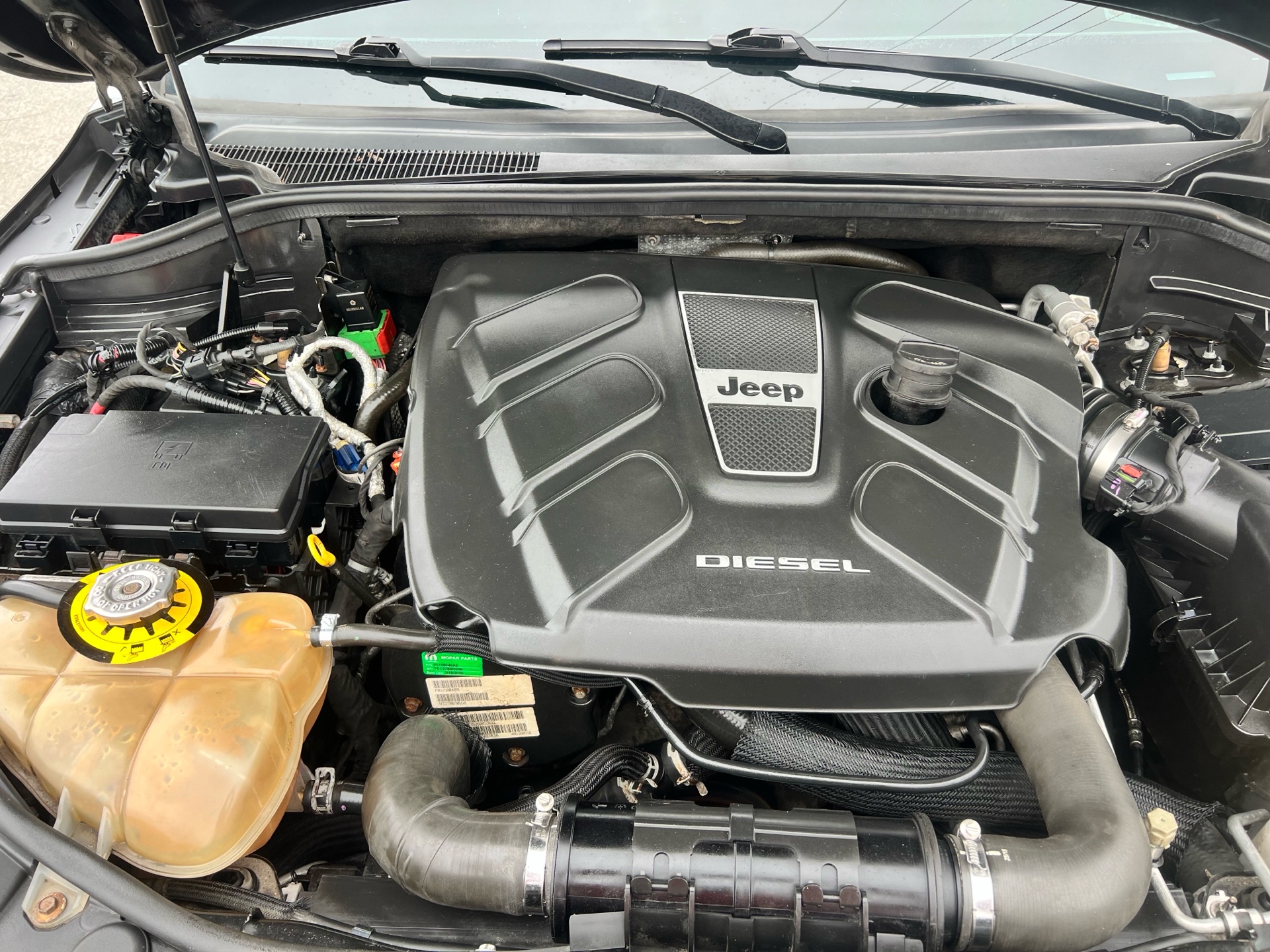 /autocainc/2015-Jeep-GrandCherokee-6849518797174821.jpg