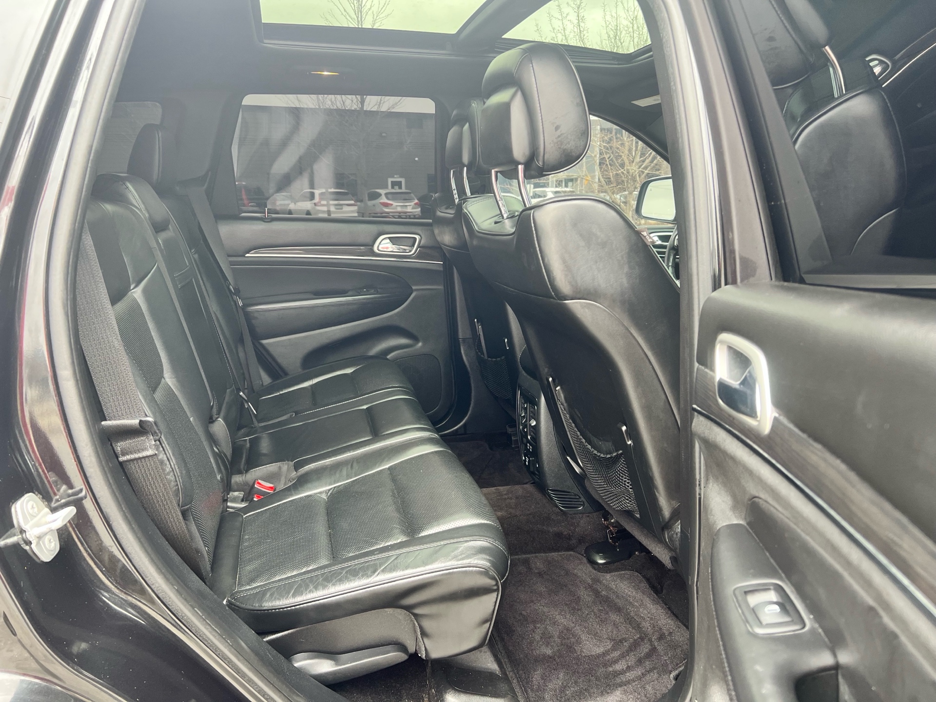 /autocainc/2015-Jeep-GrandCherokee-8942227021346181.jpg