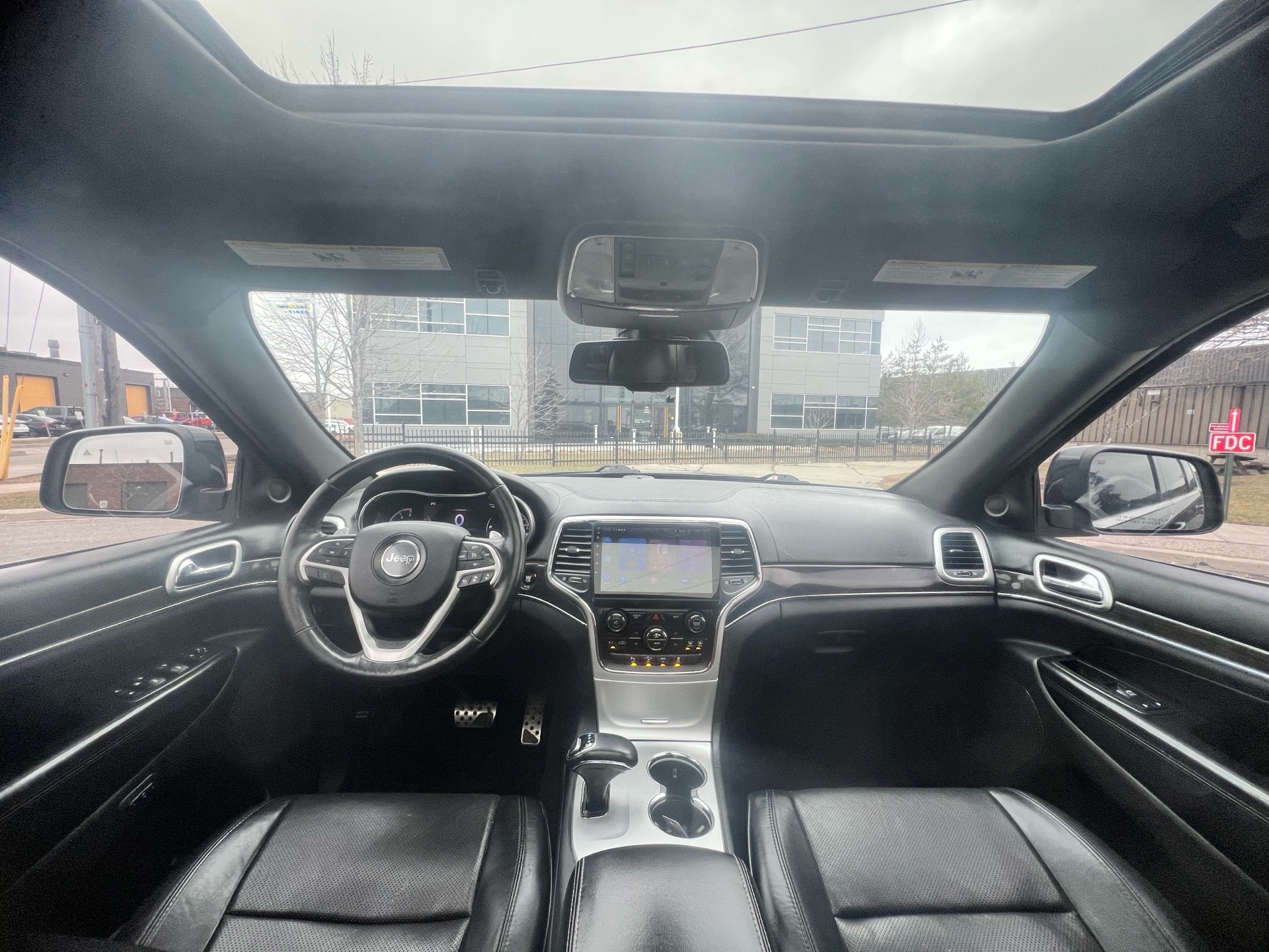 /autocainc/2015-Jeep-GrandCherokee-8988829869303867.jpg