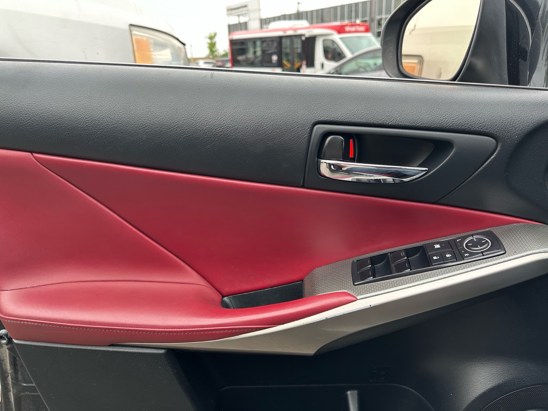 /autocainc/2015-Lexus-IS350-712931669830331.jpg