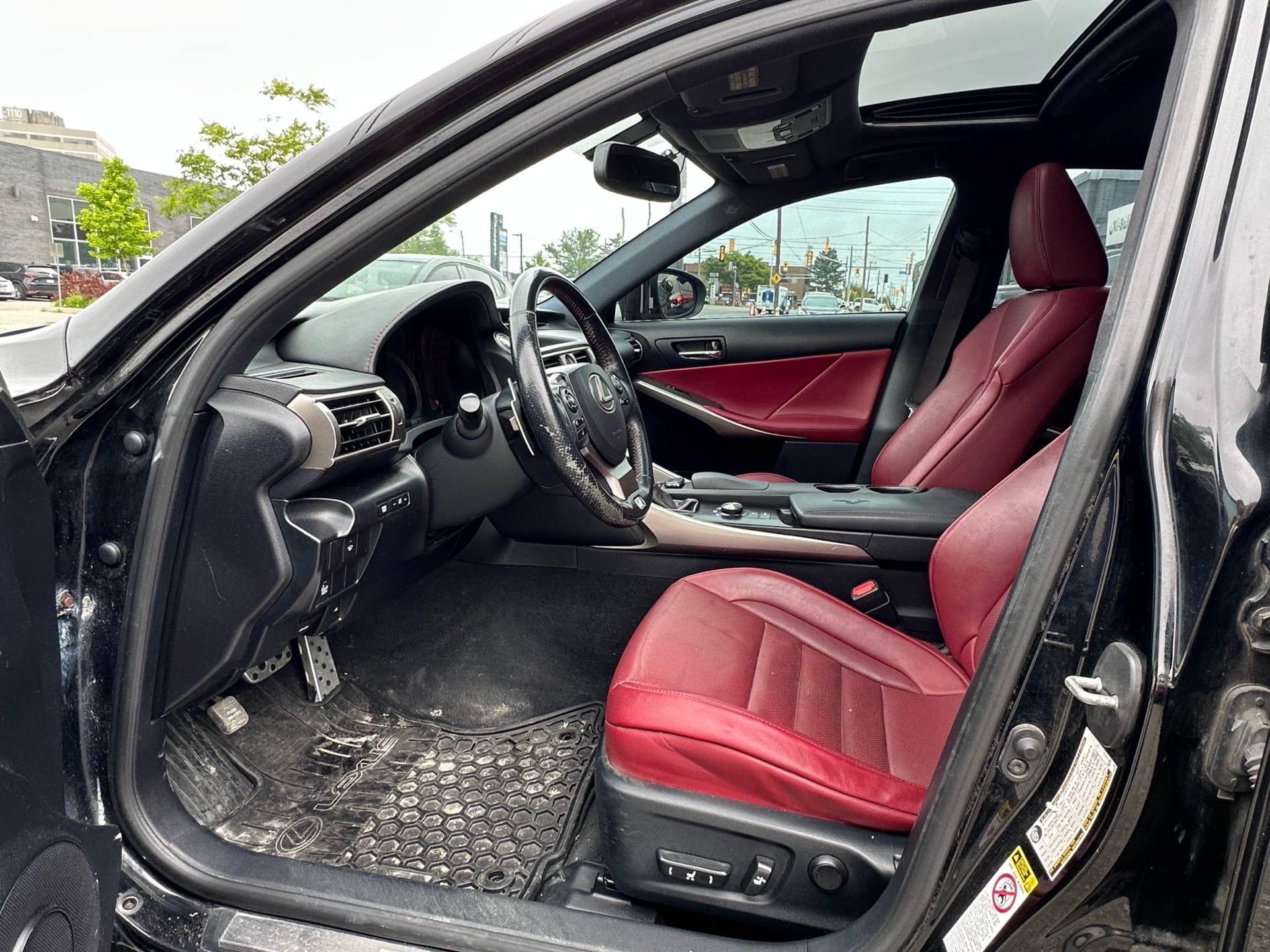 /autocainc/2015-Lexus-IS350-8751927931852292.jpg