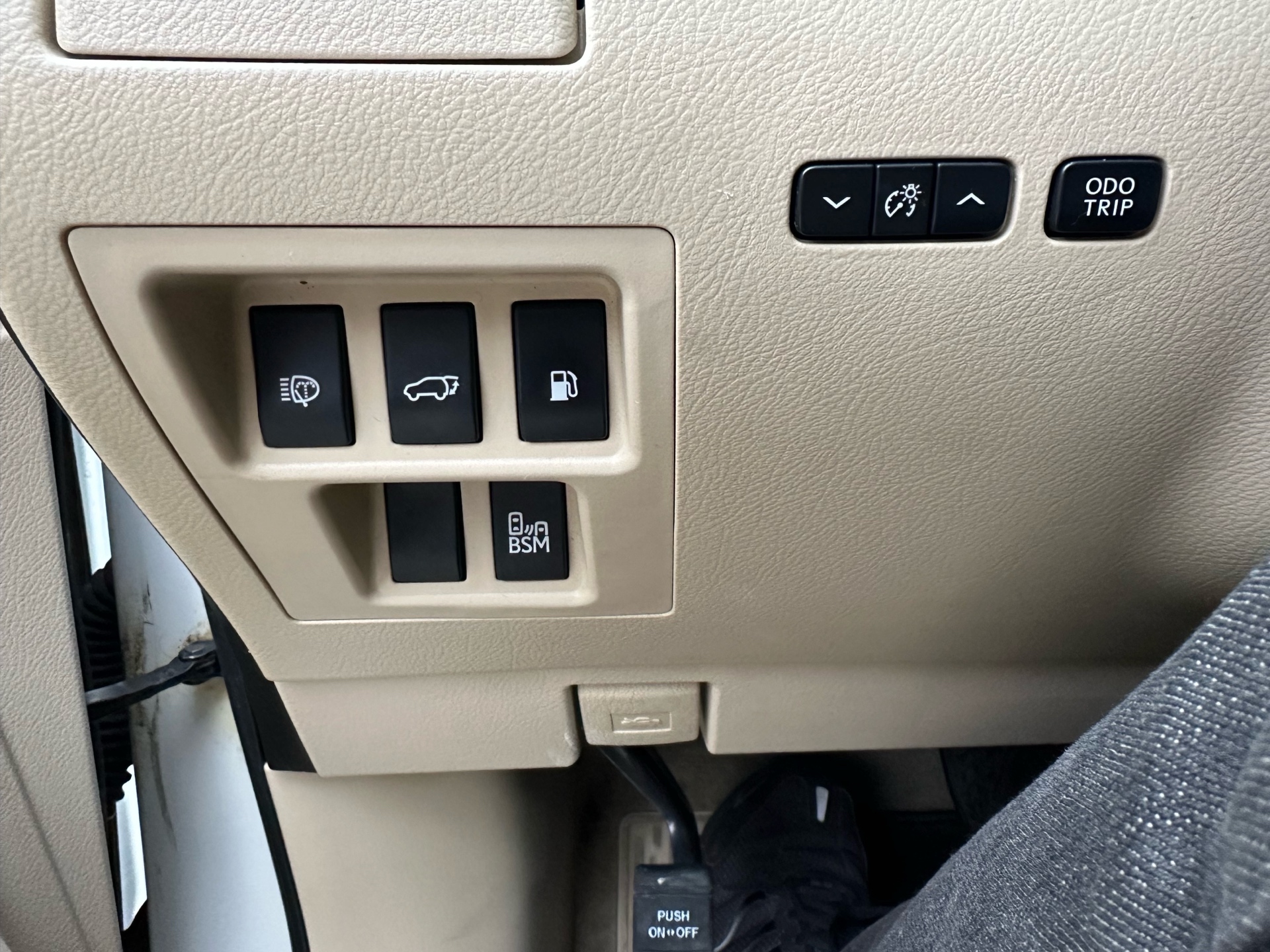 /autocainc/2015-Lexus-RX350-15513683571430725.jpg
