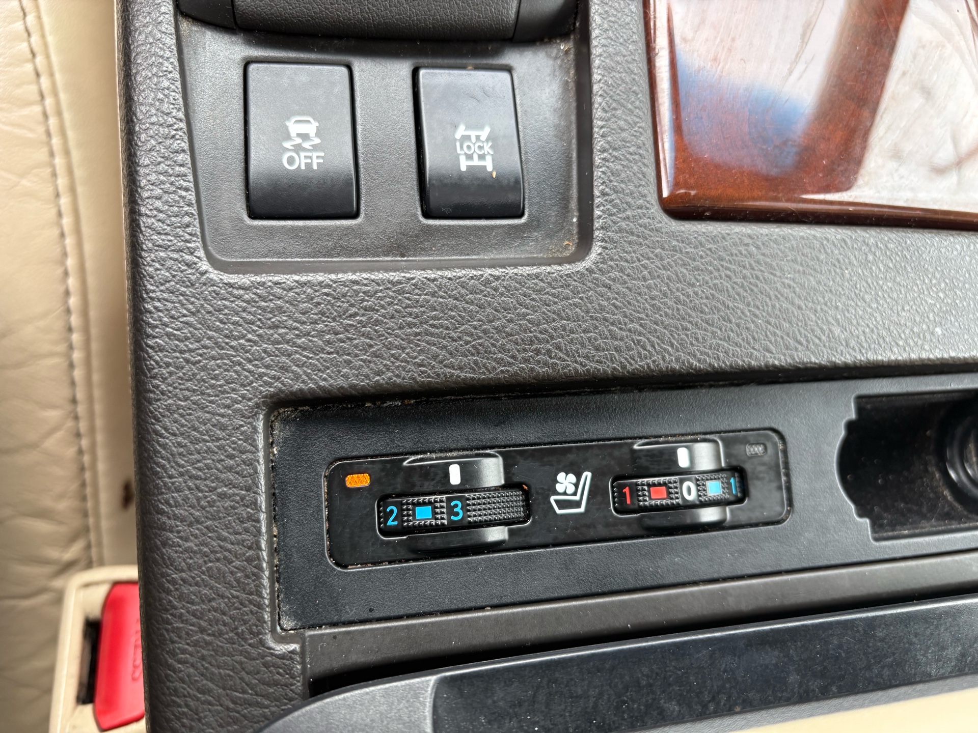 /autocainc/2015-Lexus-RX350-21258744022273857.jpg