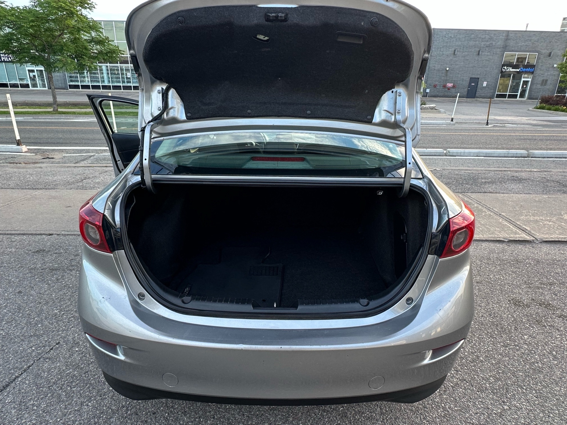 /autocainc/2015-Mazda-Mazda3-3762376137474155.jpg