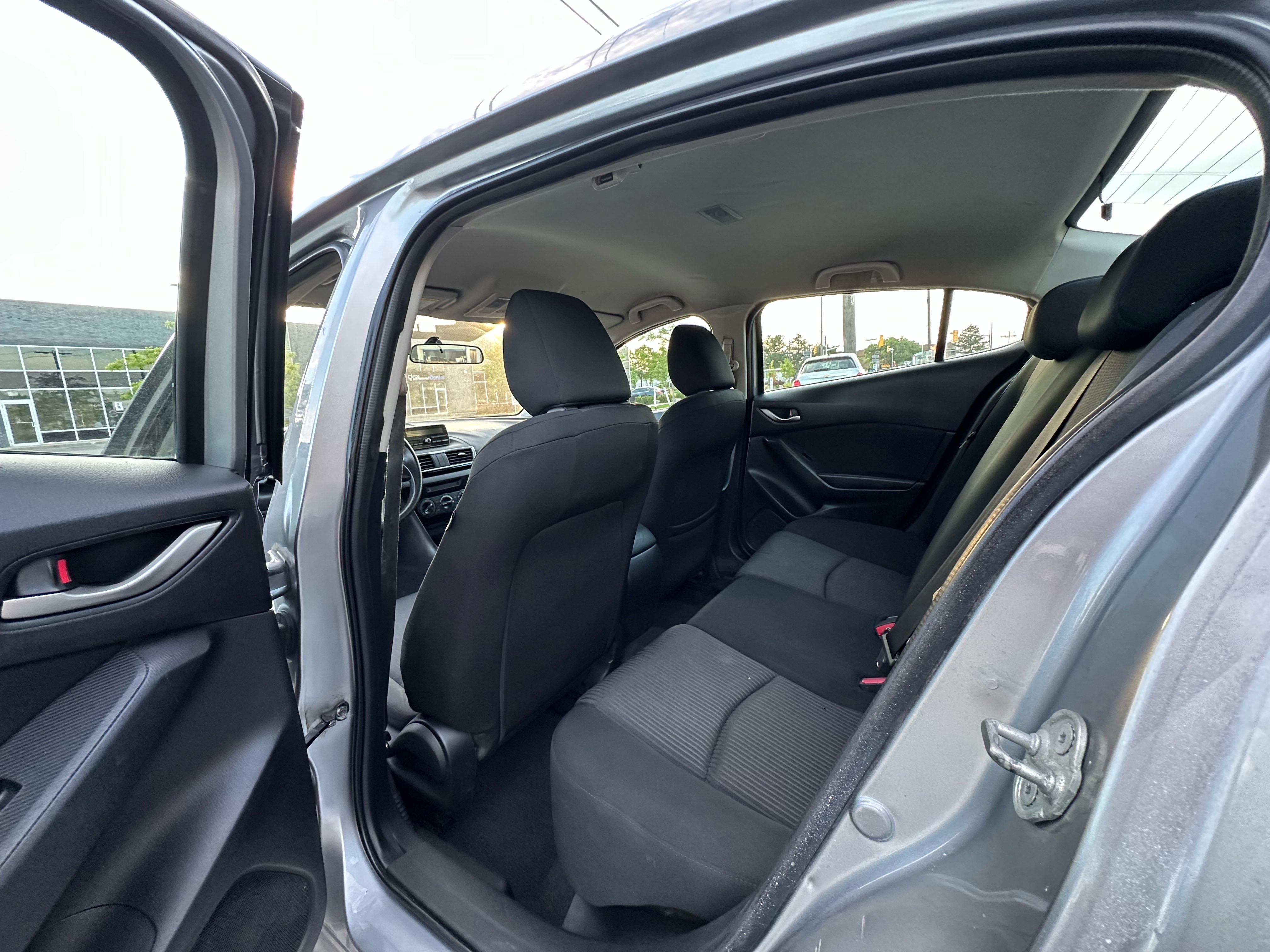 /autocainc/2015-Mazda-Mazda3-6657037260413028.jpg