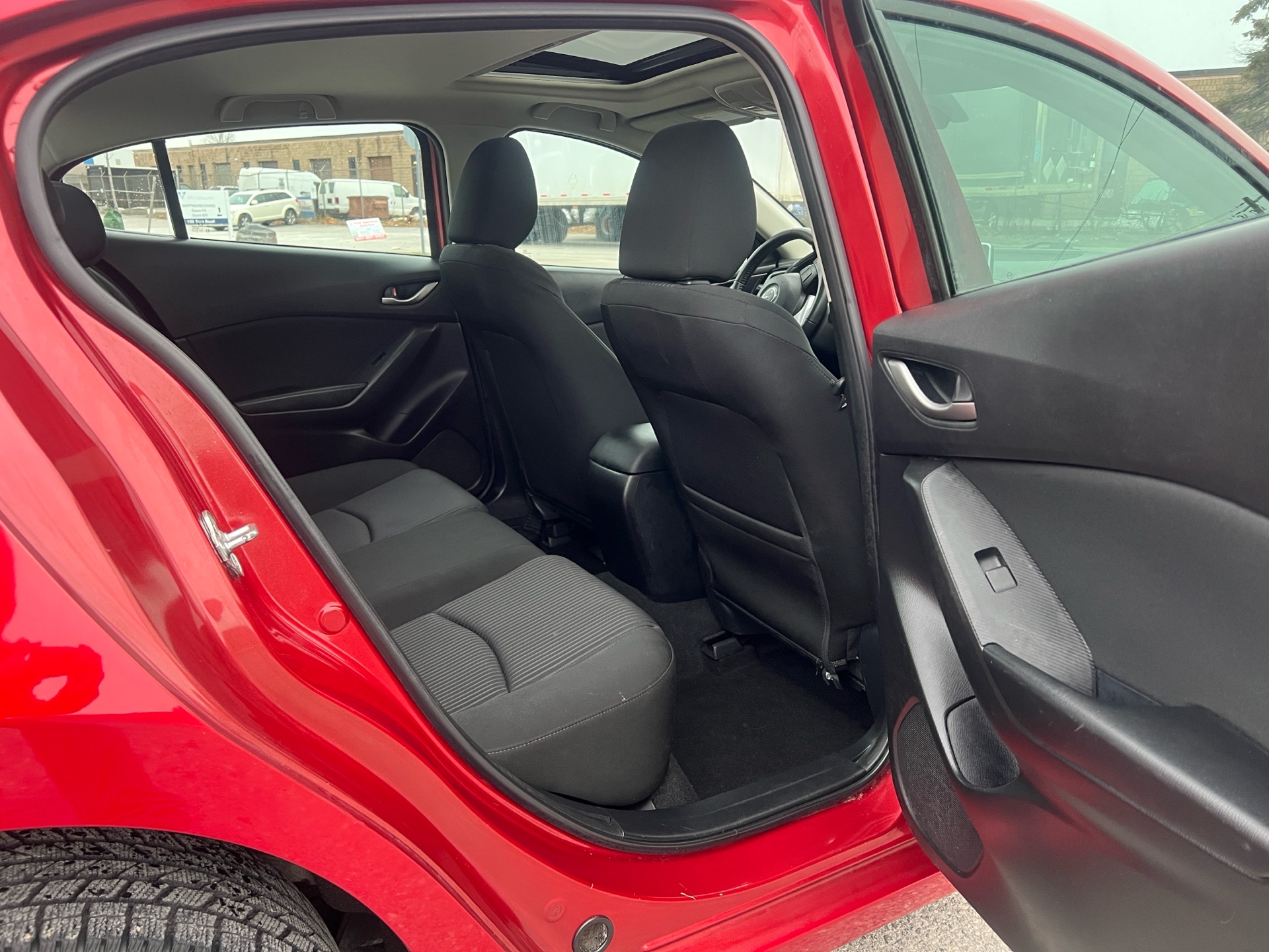 /autocainc/2015-Mazda-Mazda3-7281670239955051.jpg