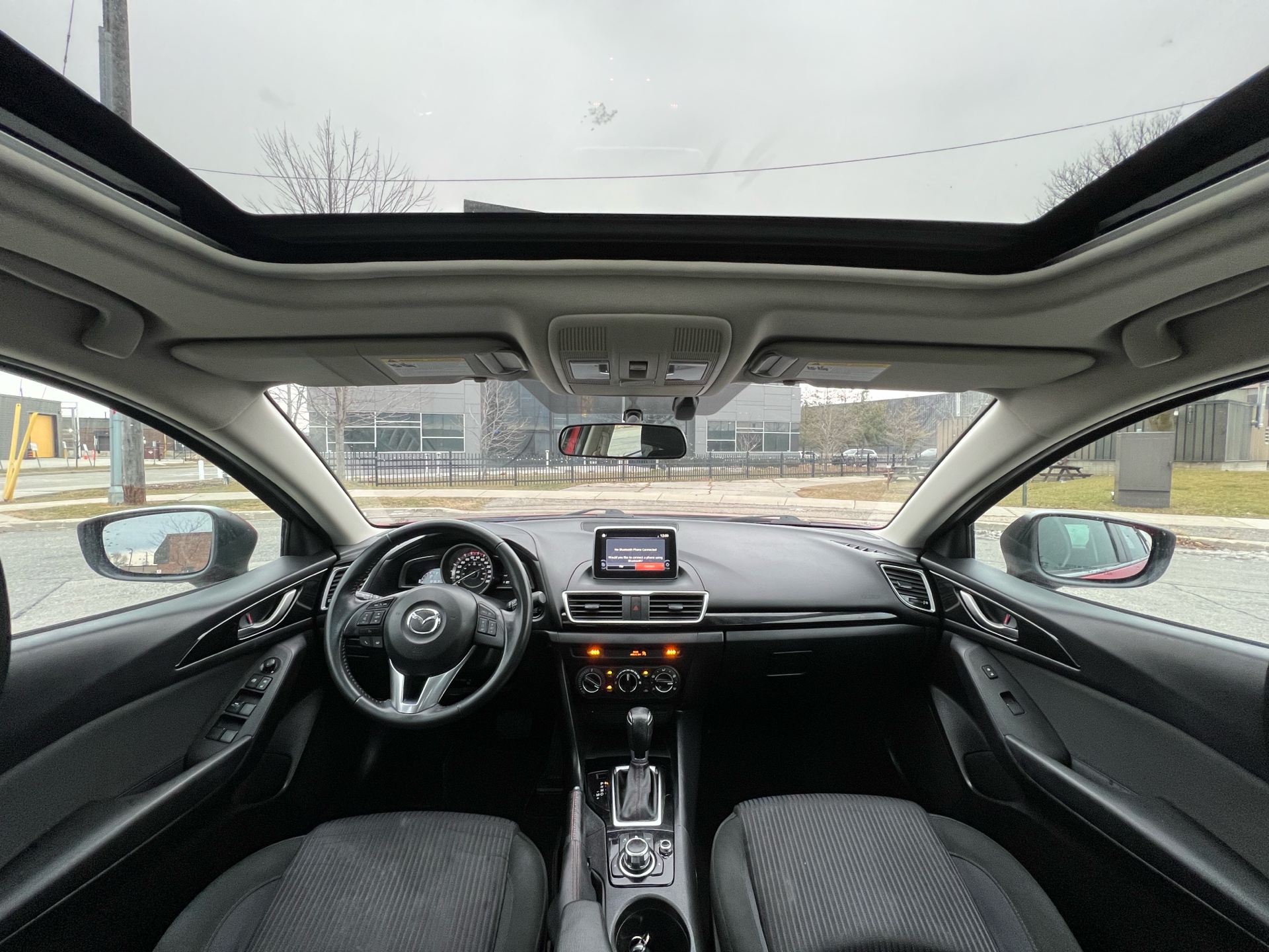 /autocainc/2015-Mazda-Mazda3-7438896855732418.jpg