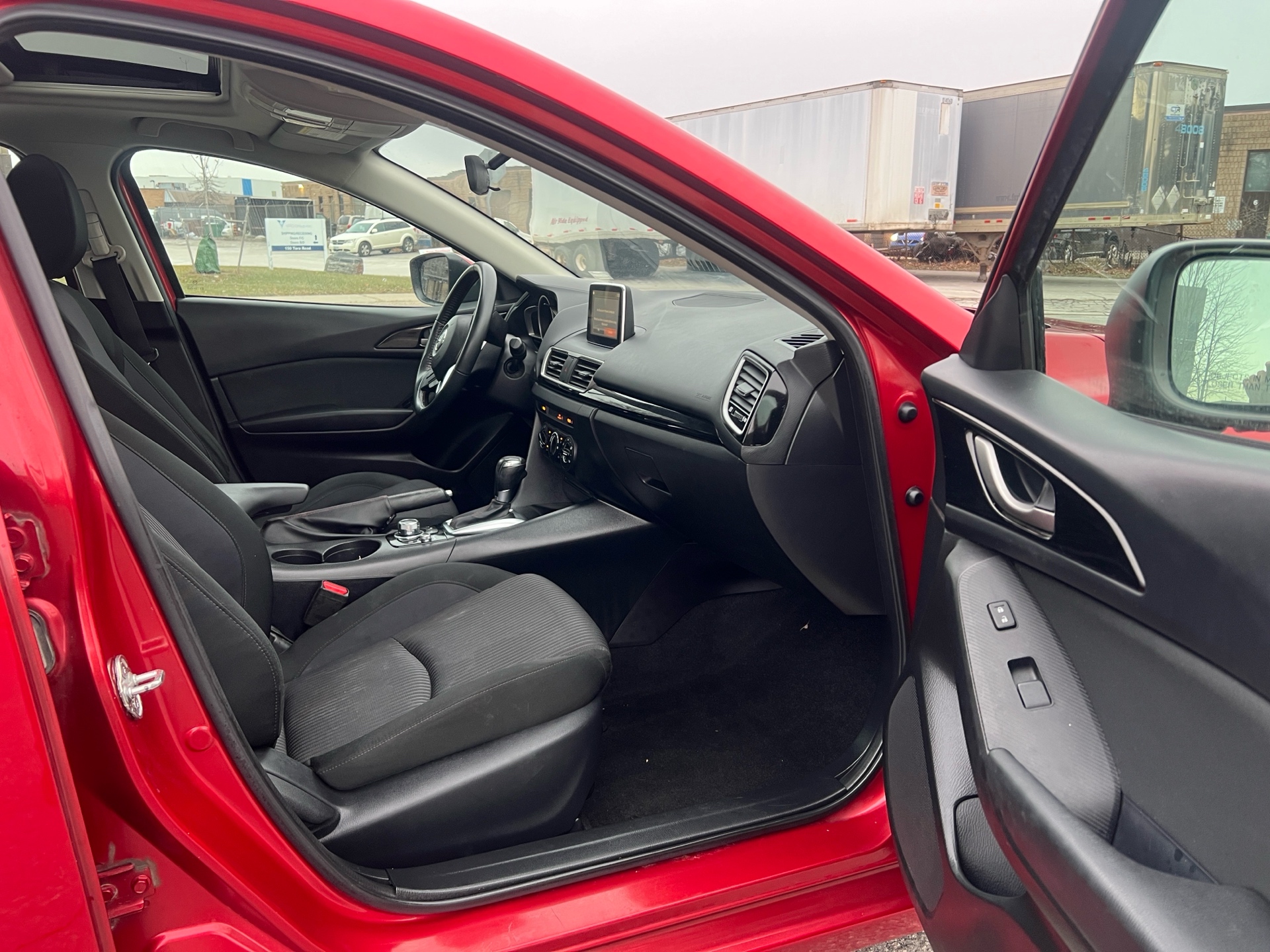 /autocainc/2015-Mazda-Mazda3-7852142705207887.jpg