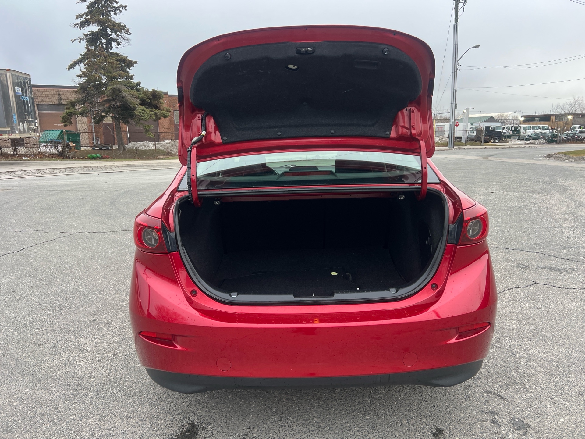 /autocainc/2015-Mazda-Mazda3-8224164109778744.jpg
