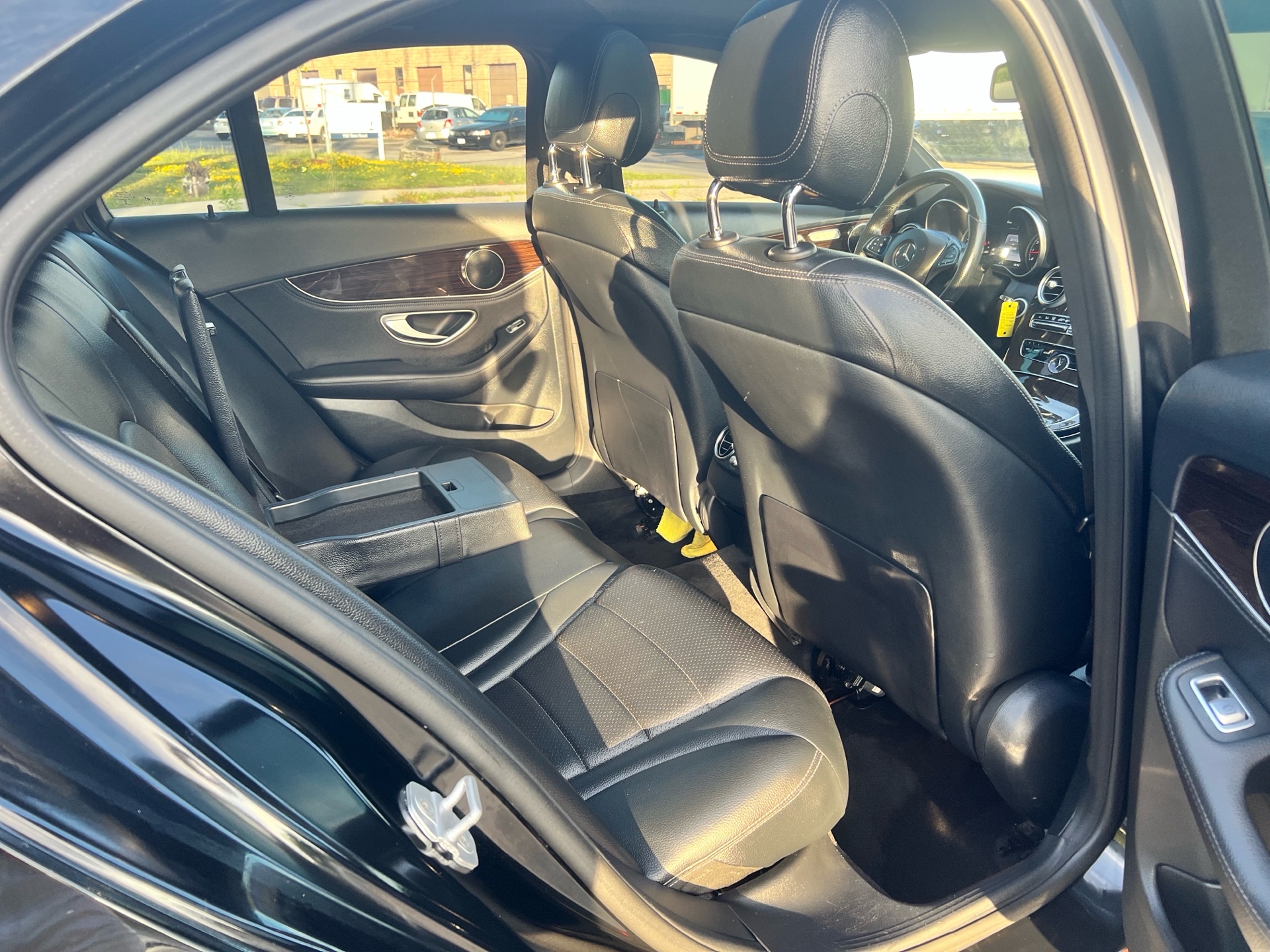 /autocainc/2015-Mercedes-Benz-C-Class-7000483253795788.jpg