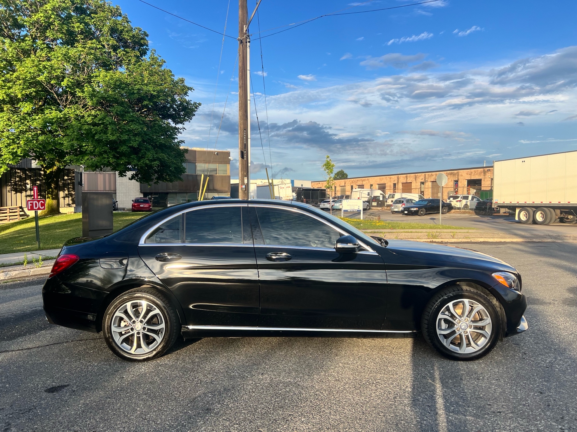 /autocainc/2015-Mercedes-Benz-C-Class-7588844422046692.jpg