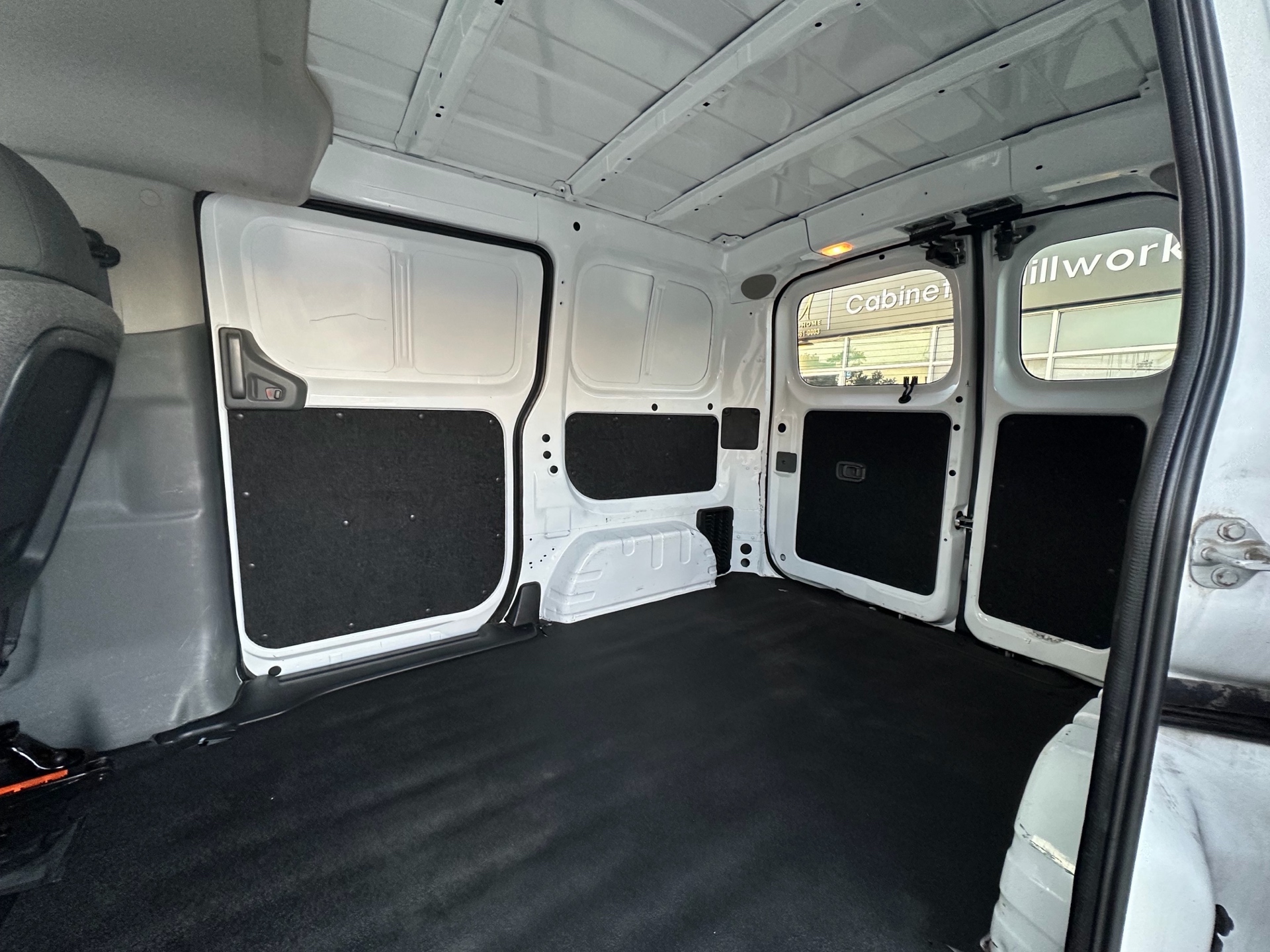 /autocainc/2015-Nissan-NV200-24955734326539192.jpg