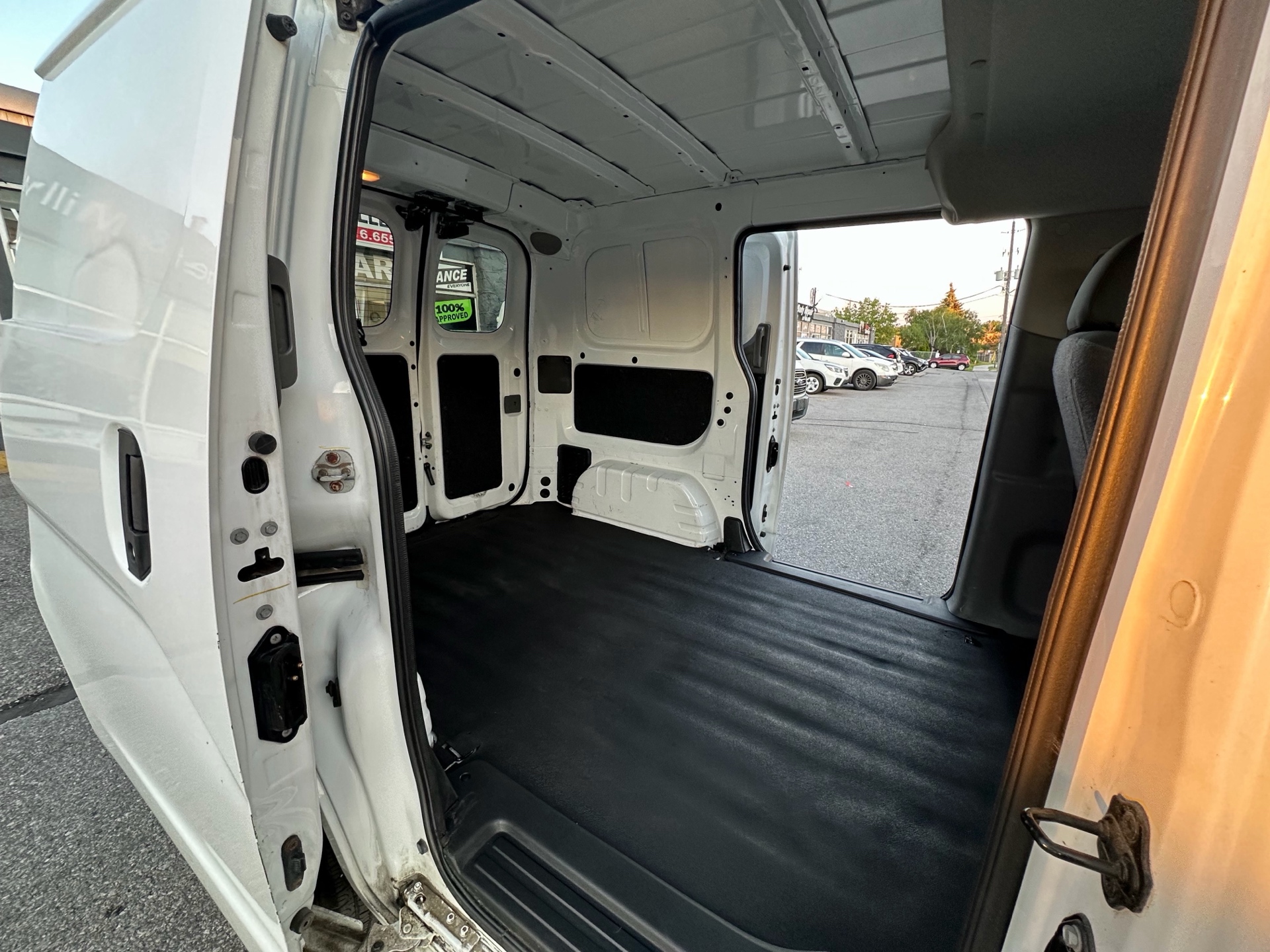 /autocainc/2015-Nissan-NV200-63654001497336.jpg