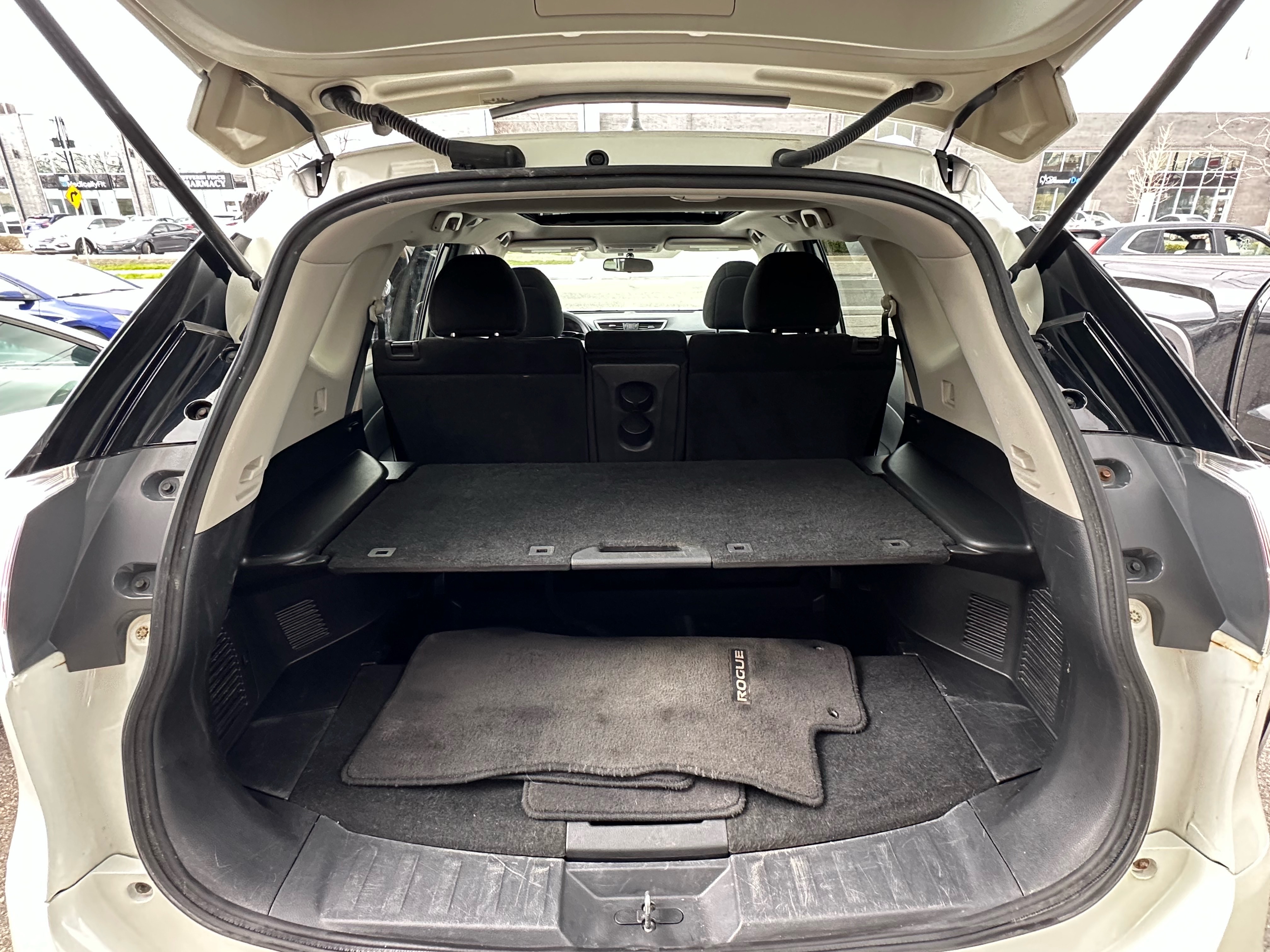 /autocainc/2015-Nissan-Rogue-06791219635915846.jpg