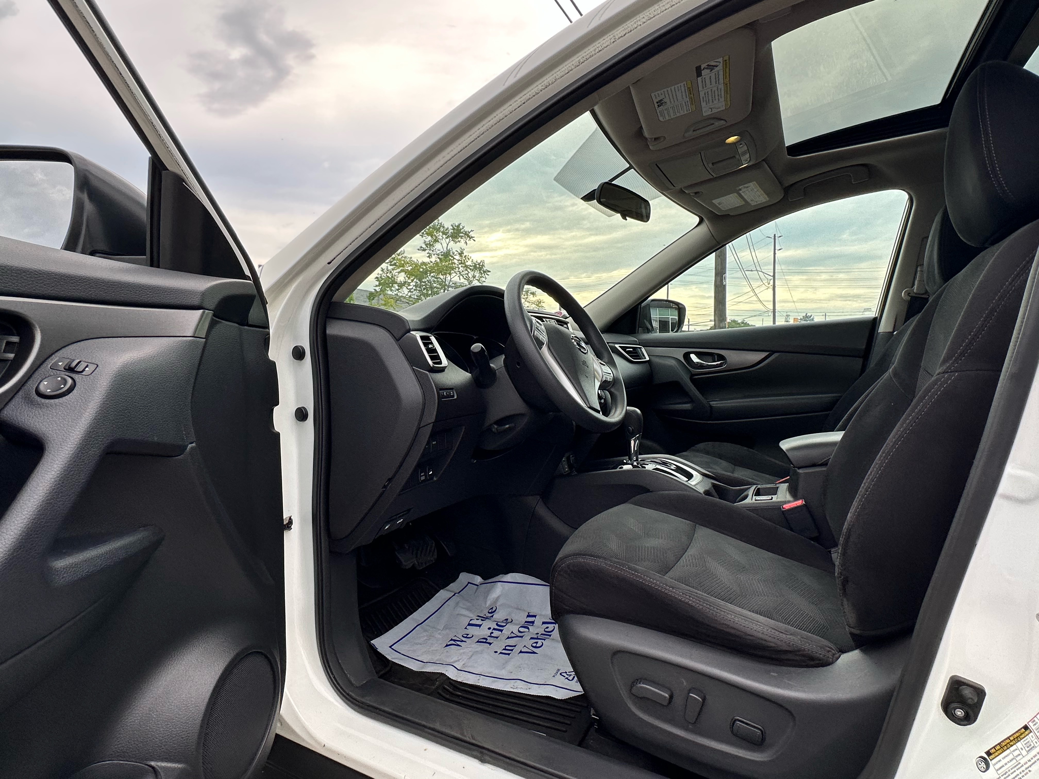 /autocainc/2015-Nissan-Rogue-3661366685798888.jpg