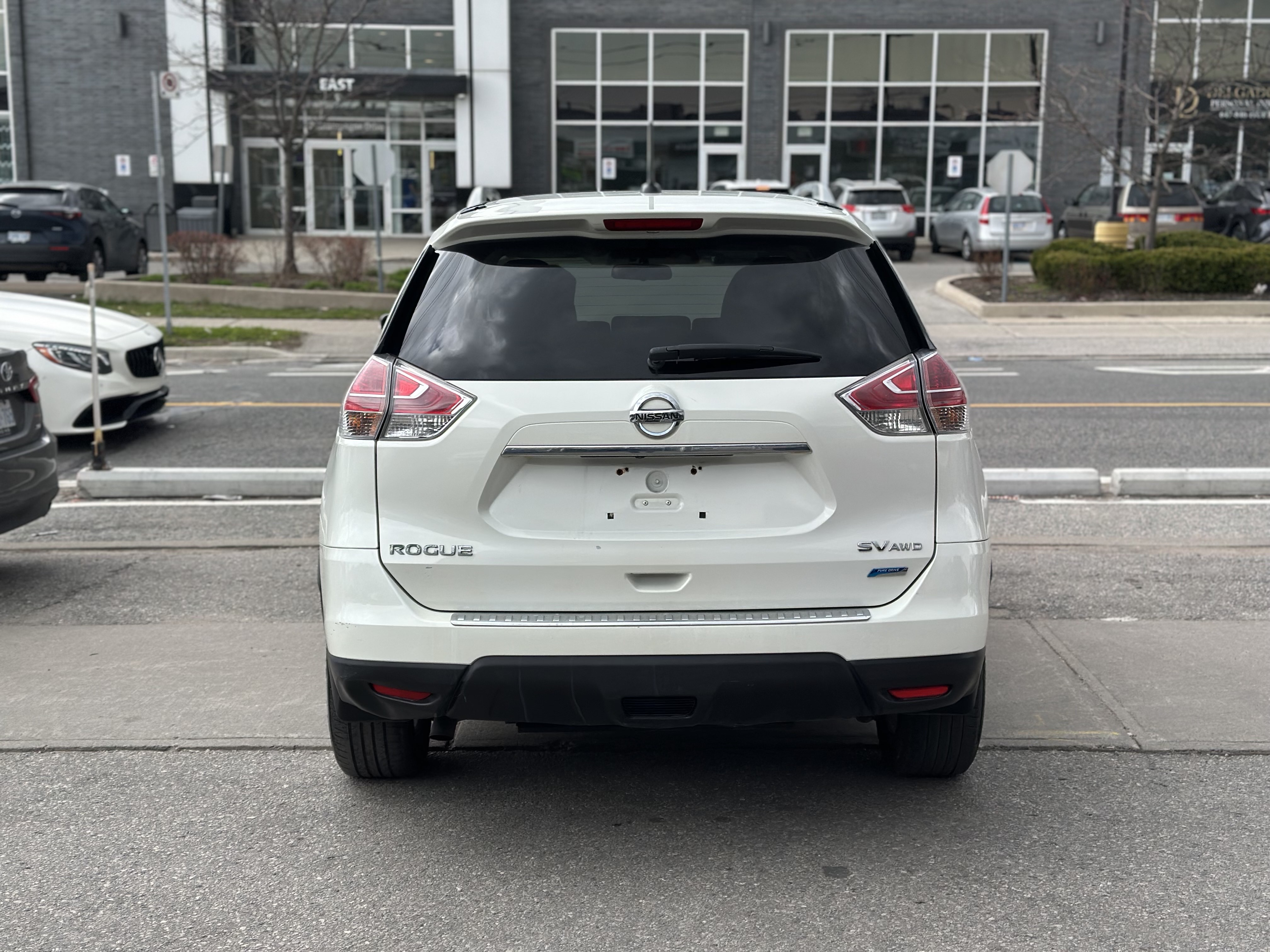 /autocainc/2015-Nissan-Rogue-557525957630139.jpg