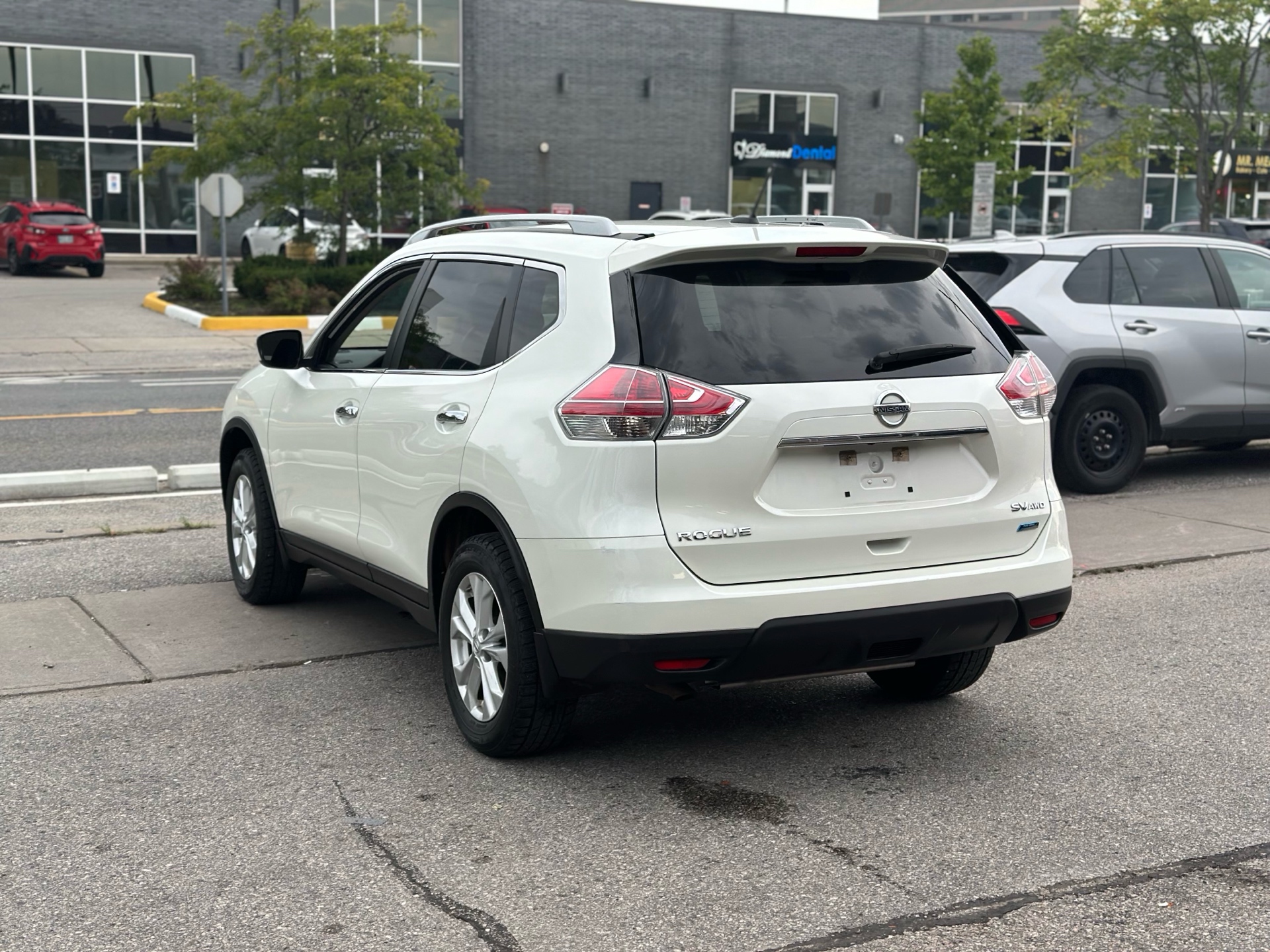 /autocainc/2015-Nissan-Rogue-9222535059279389.jpg
