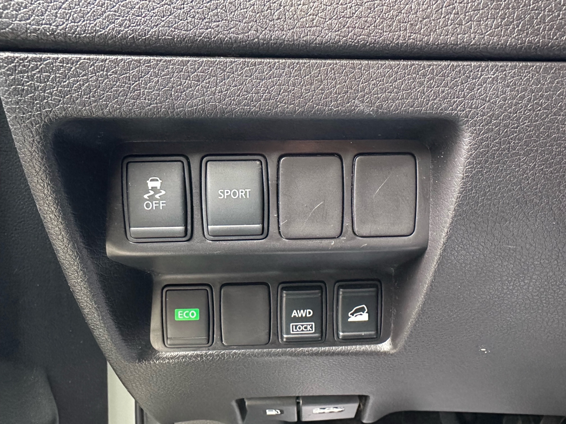 /autocainc/2015-Nissan-Rogue-9692597675165722.jpg