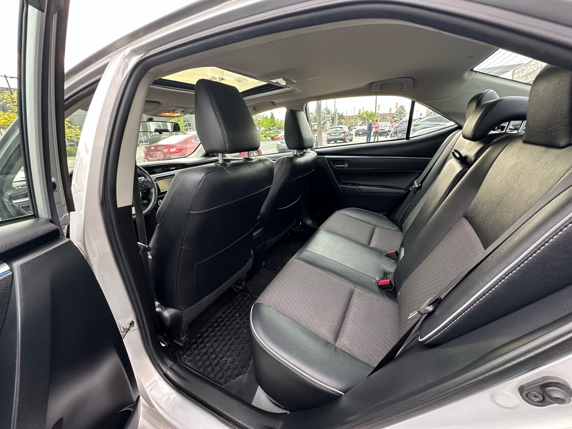 /autocainc/2015-Toyota-Corolla-31459019764091445.jpg