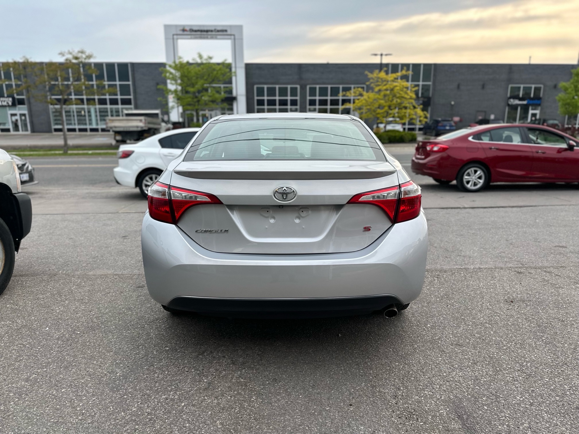 /autocainc/2015-Toyota-Corolla-8922535186075484.jpg
