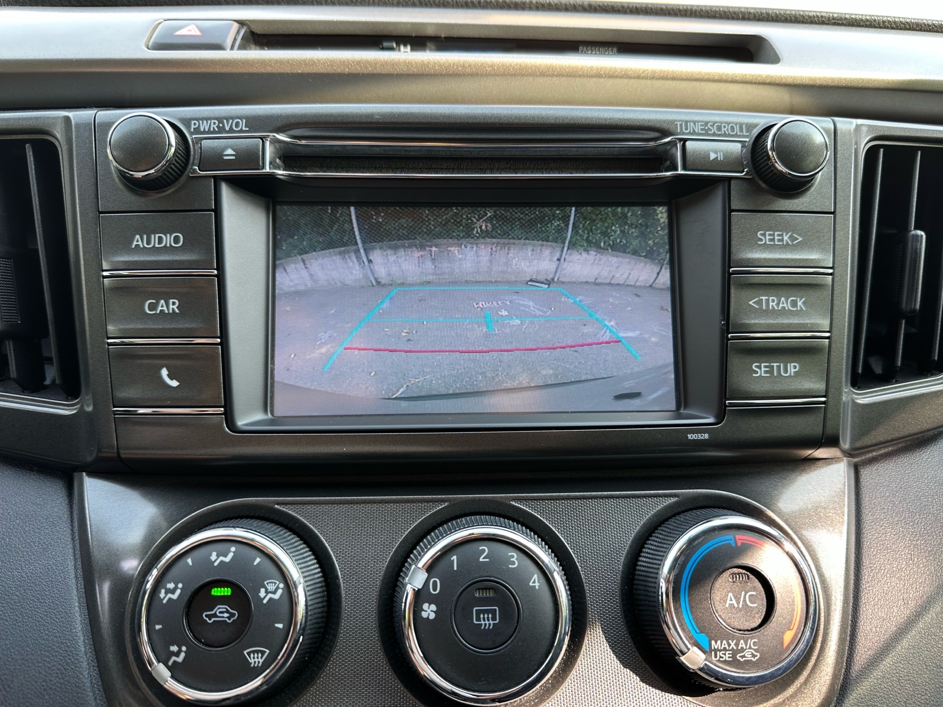/autocainc/2015-Toyota-RAV4-28066350486620184.jpg