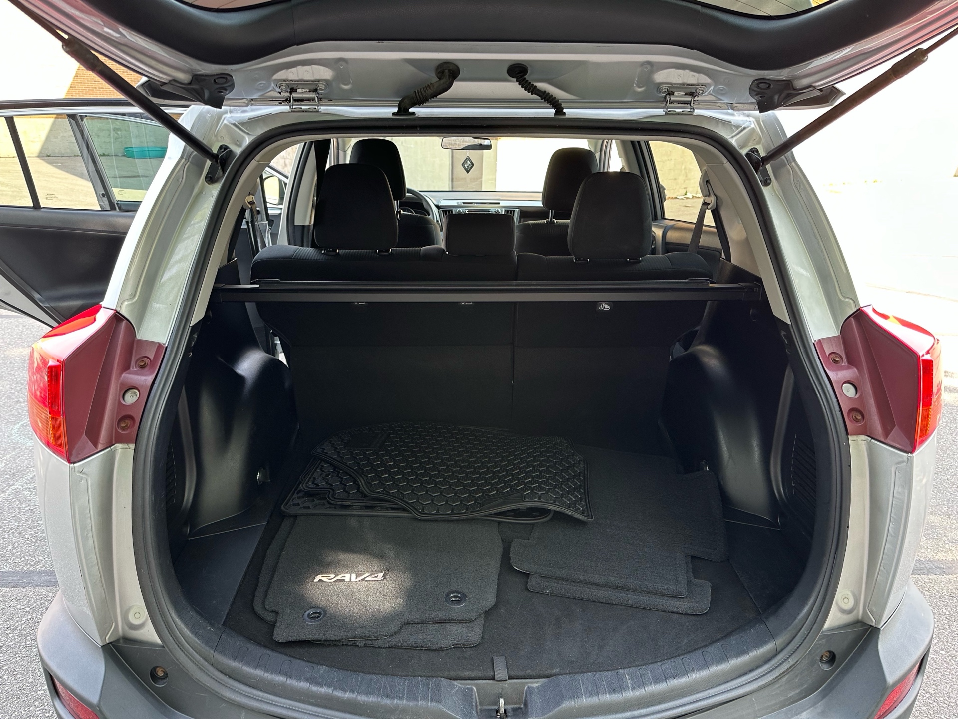 /autocainc/2015-Toyota-RAV4-3449759940989803.jpg