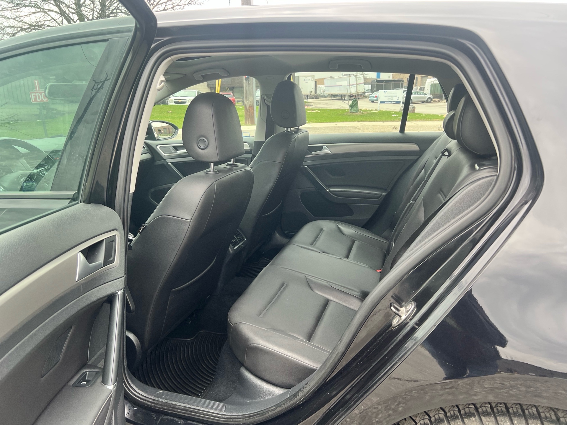/autocainc/2015-Volkswagen-Golf-36557330119443154.jpg