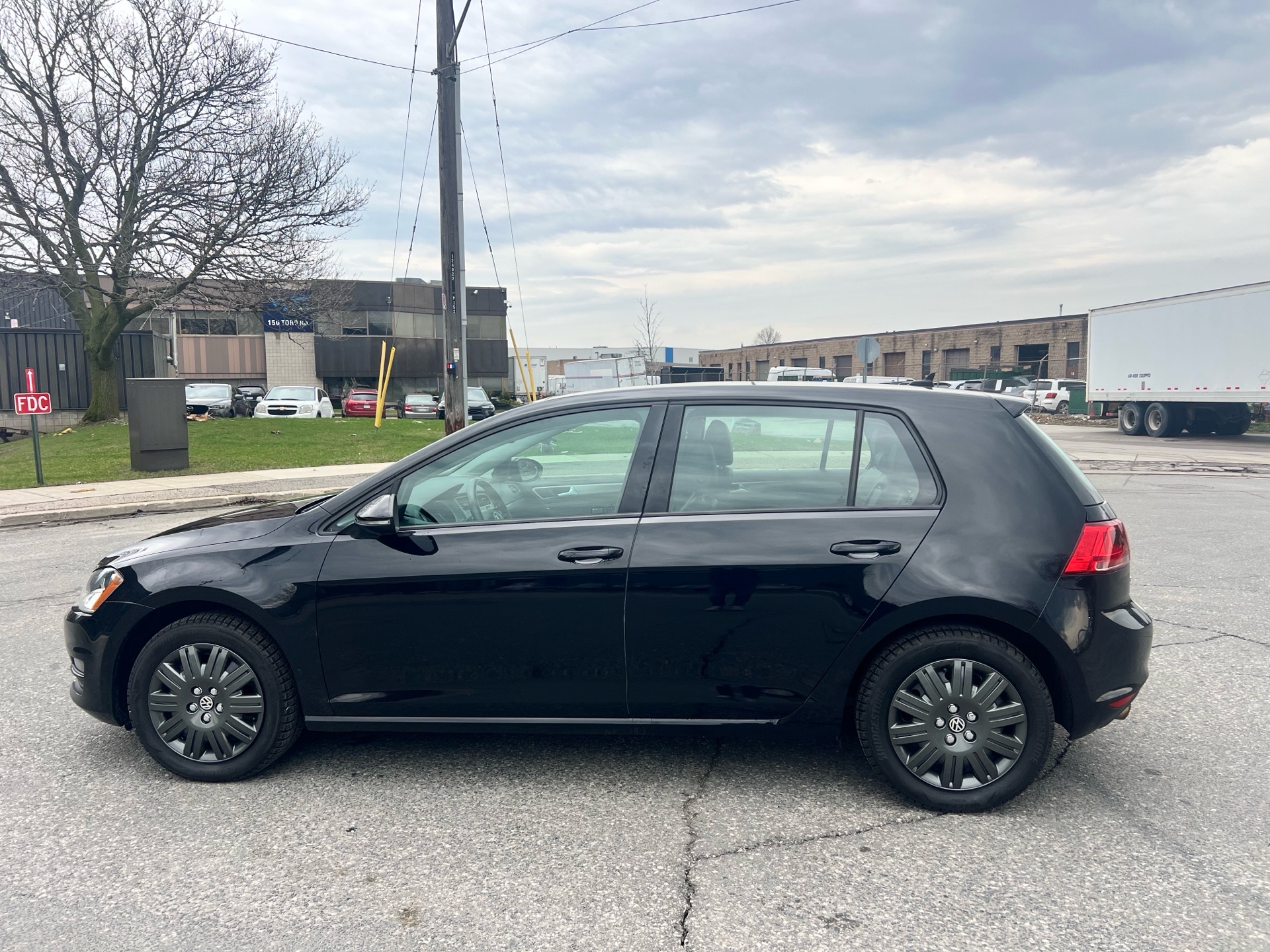 /autocainc/2015-Volkswagen-Golf-611938197796974.jpg