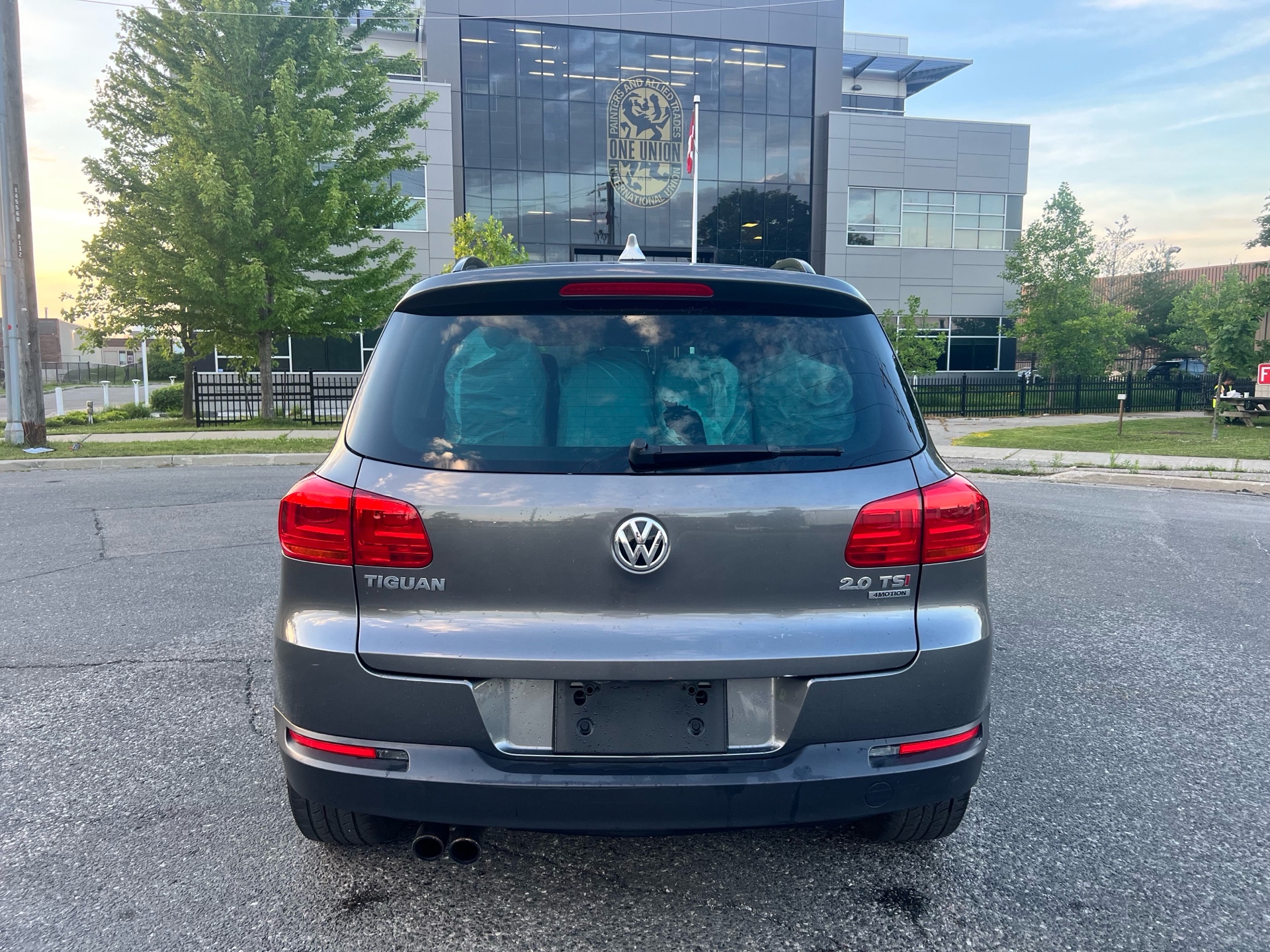 /autocainc/2015-Volkswagen-Tiguan-09098977839339484.jpg