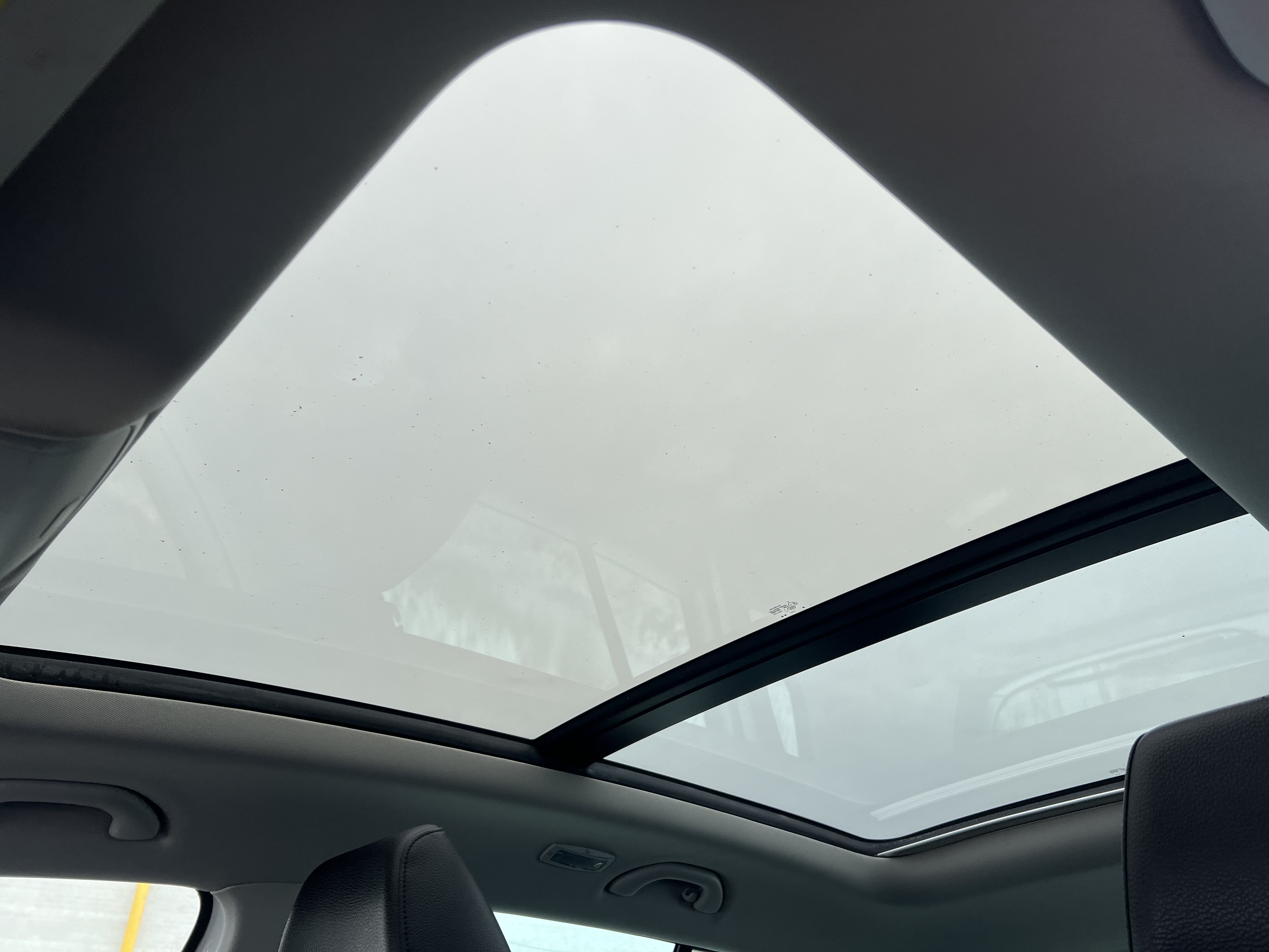 /autocainc/2015-Volkswagen-Tiguan-09402192950125077.jpg