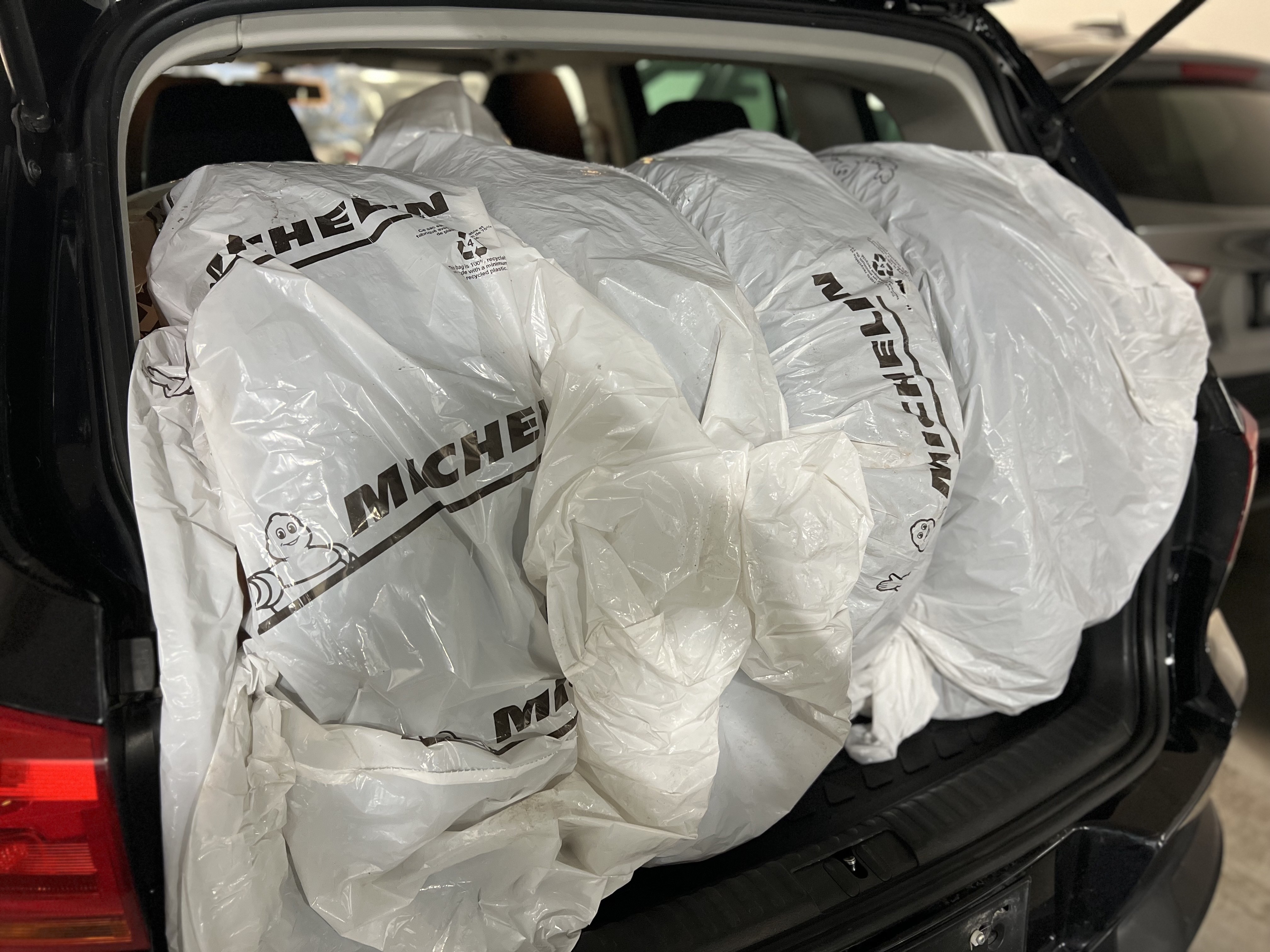 /autocainc/2015-Volkswagen-Tiguan-21674546390354266.jpg