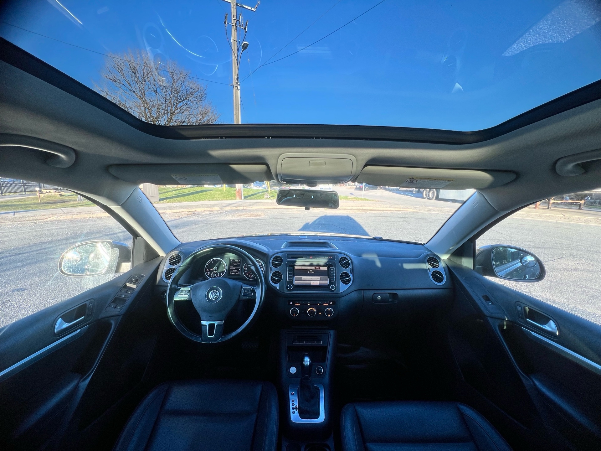 /autocainc/2015-Volkswagen-Tiguan-27581440933586343.jpg