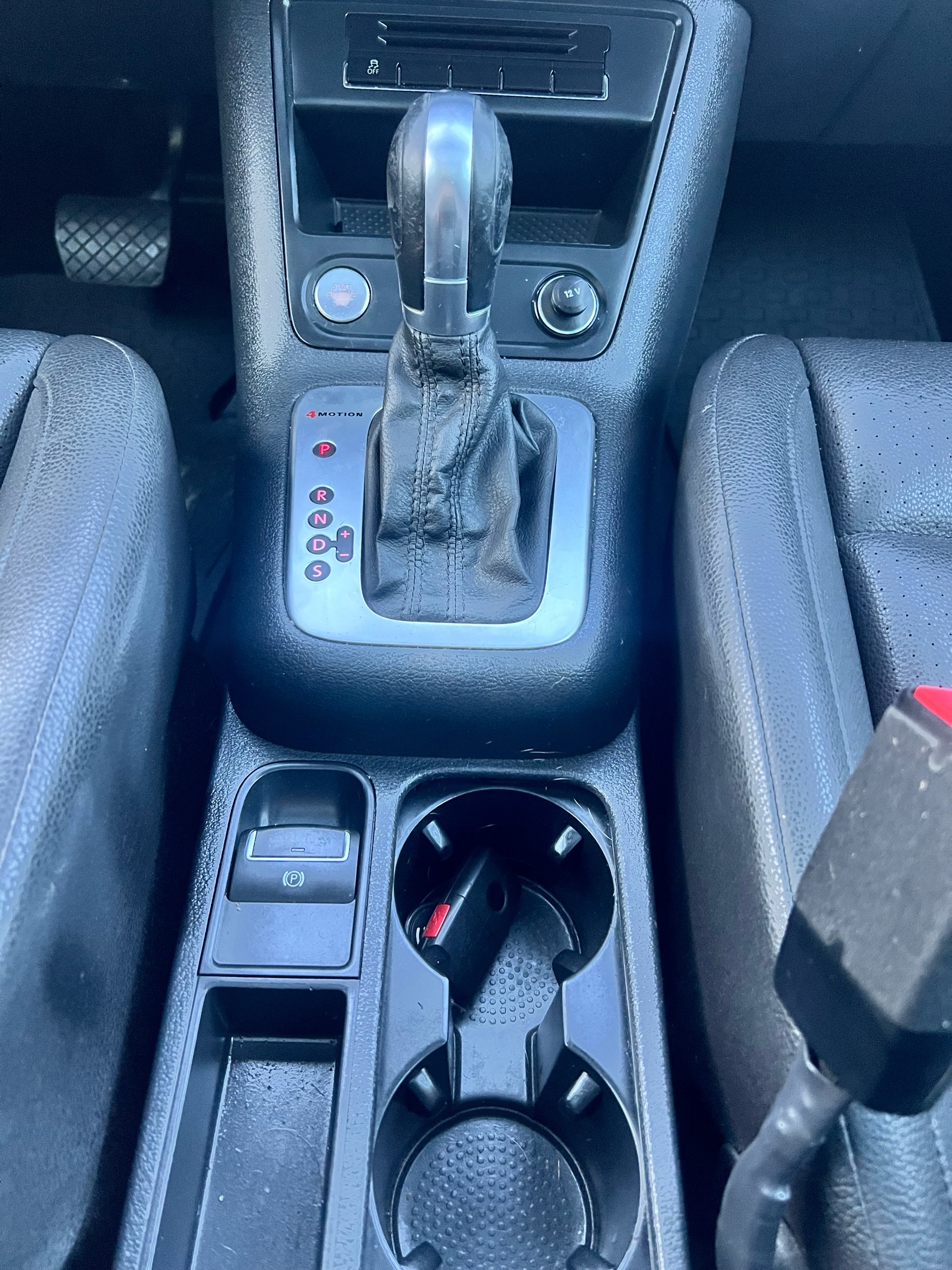 /autocainc/2015-Volkswagen-Tiguan-3288893305880223.jpg