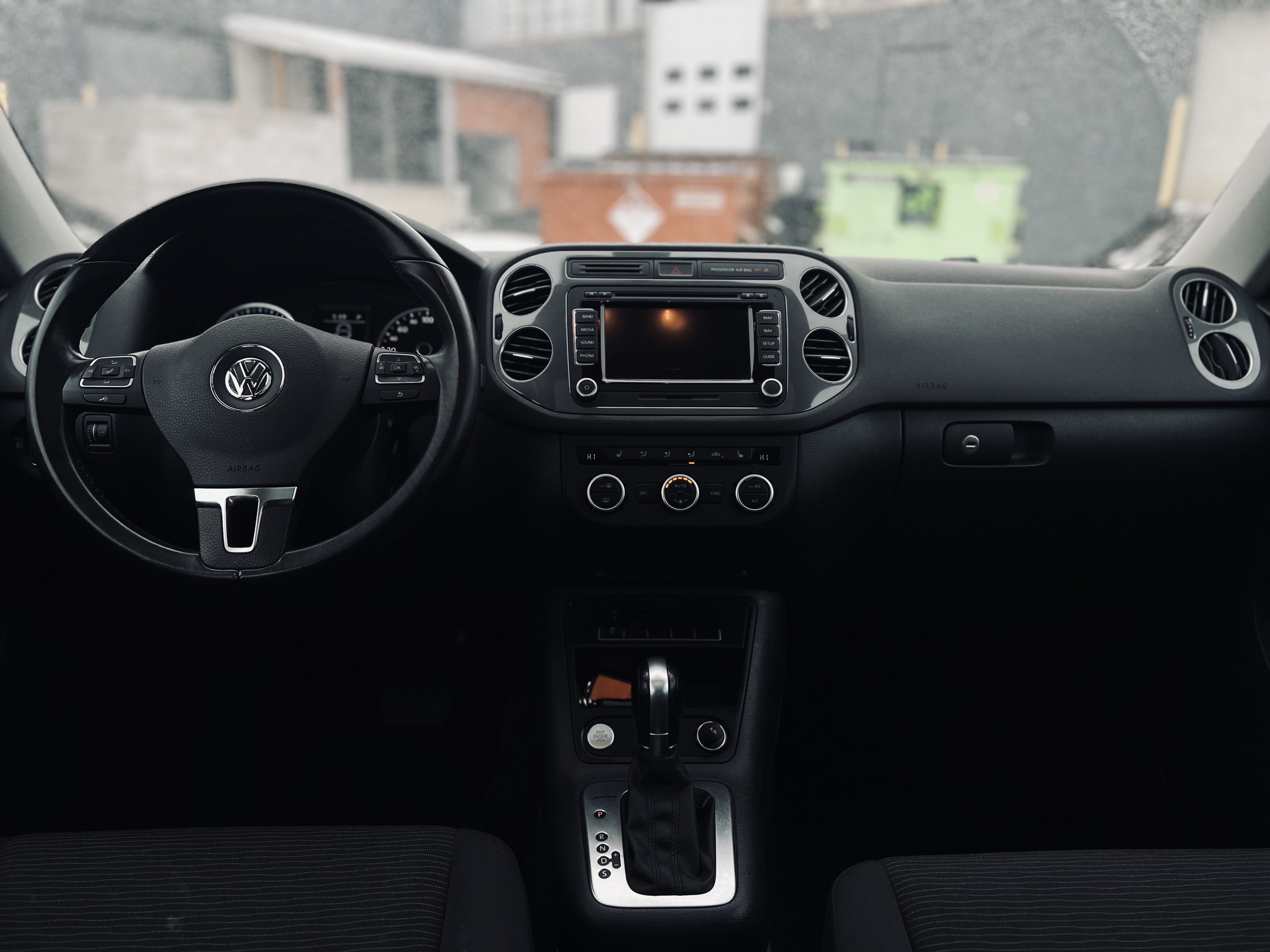 /autocainc/2015-Volkswagen-Tiguan-6584567887452812.jpg