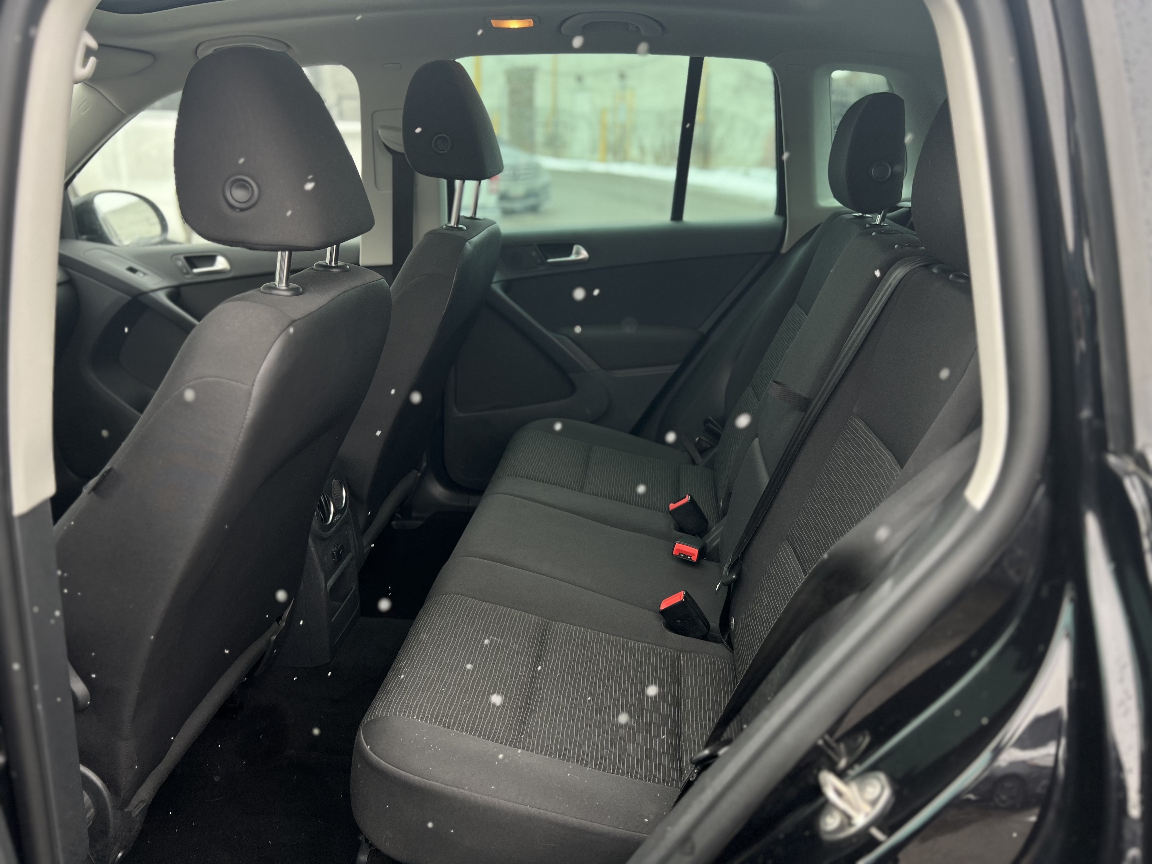 /autocainc/2015-Volkswagen-Tiguan-7473758576320768.jpg