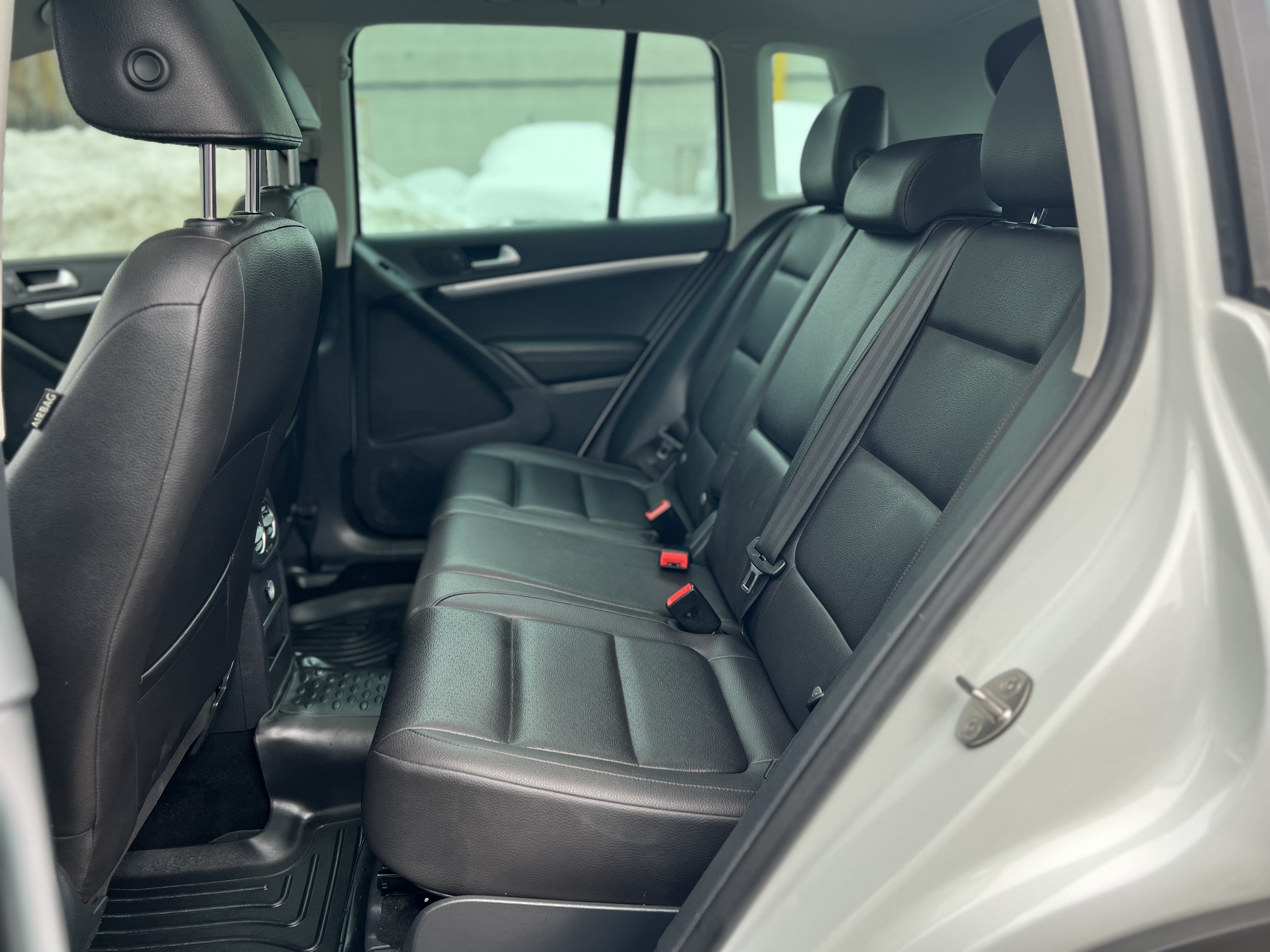 /autocainc/2015-Volkswagen-Tiguan-7864125085759641.jpg
